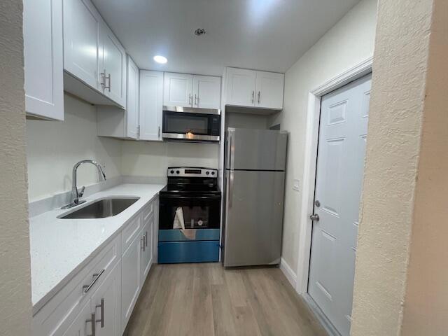 304 N Tamarind Avenue Property Photo 4