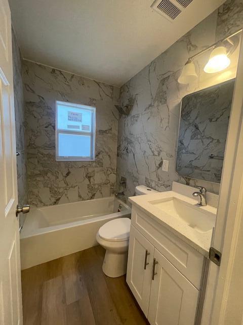 304 N Tamarind Avenue Property Photo 8