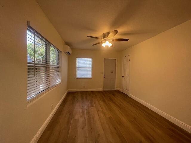 304 N Tamarind Avenue Property Photo 24