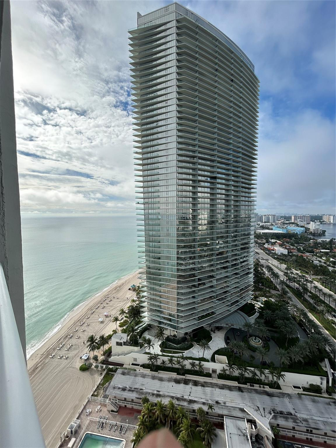 19111 Collins Avenue 2807 Property Photo 2