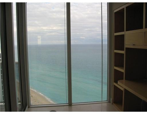 19111 Collins Avenue 2807 Property Photo 14