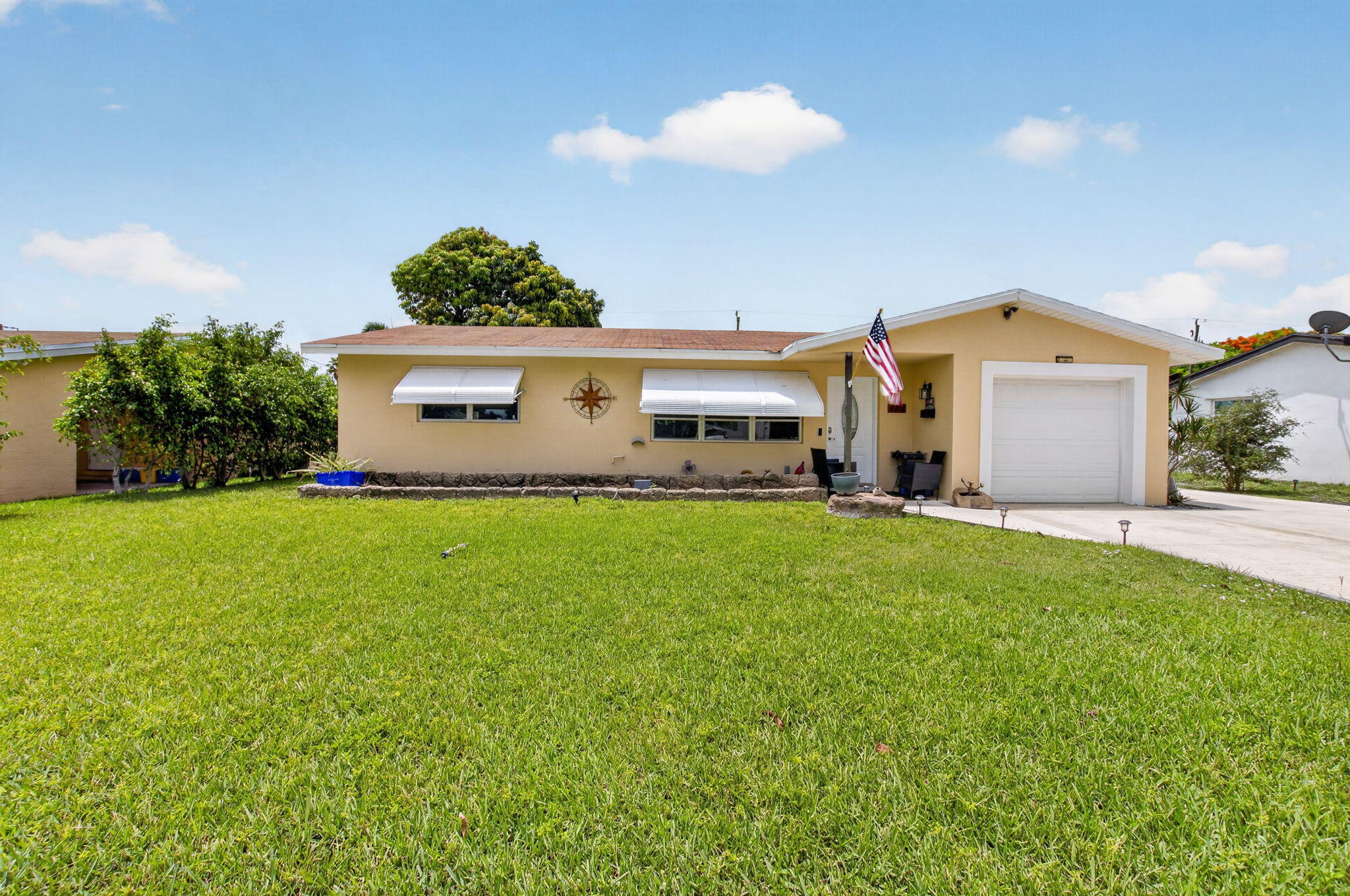 220 SW 10th Avenue