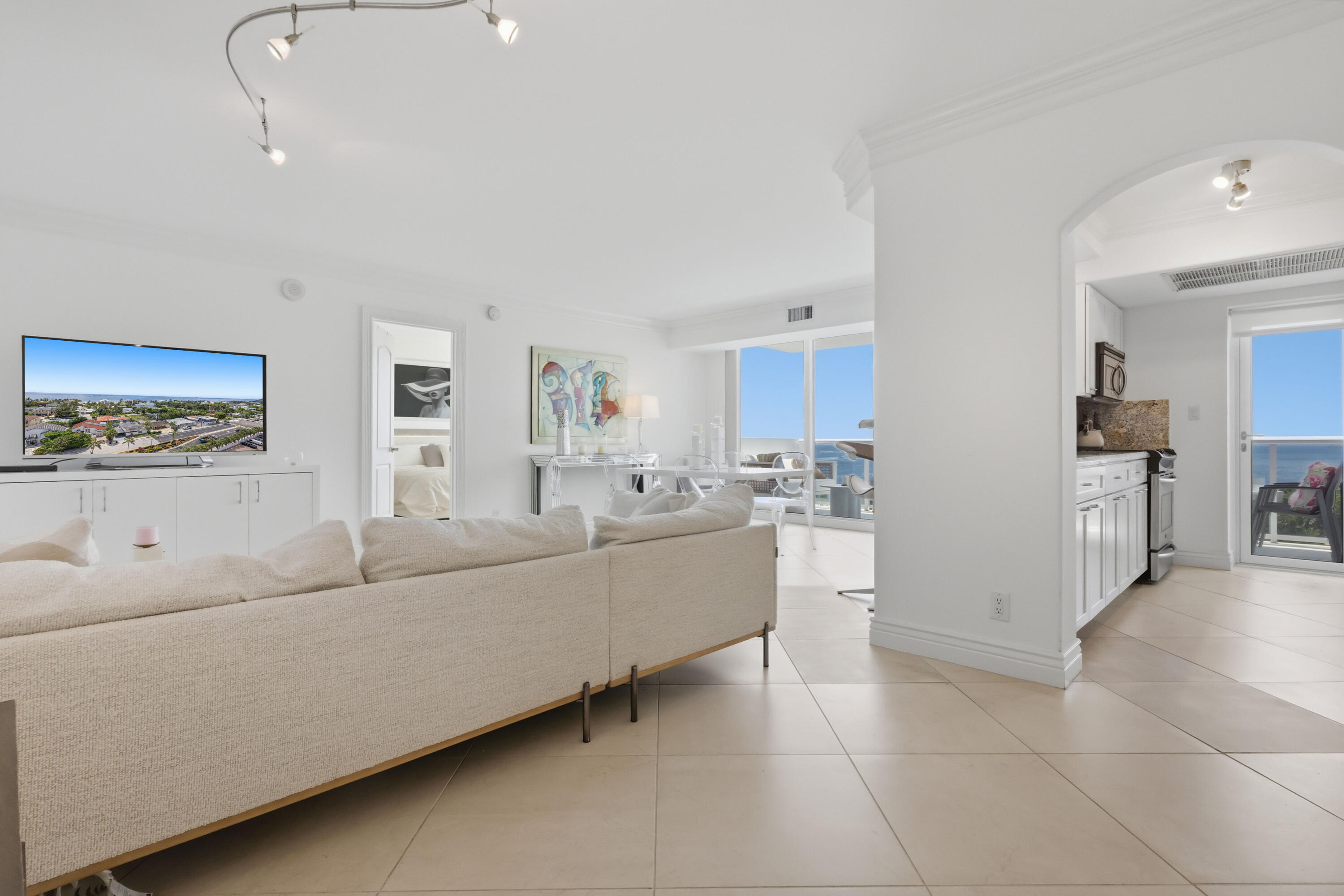 2715 N Ocean Boulevard 10c Property Photo 5