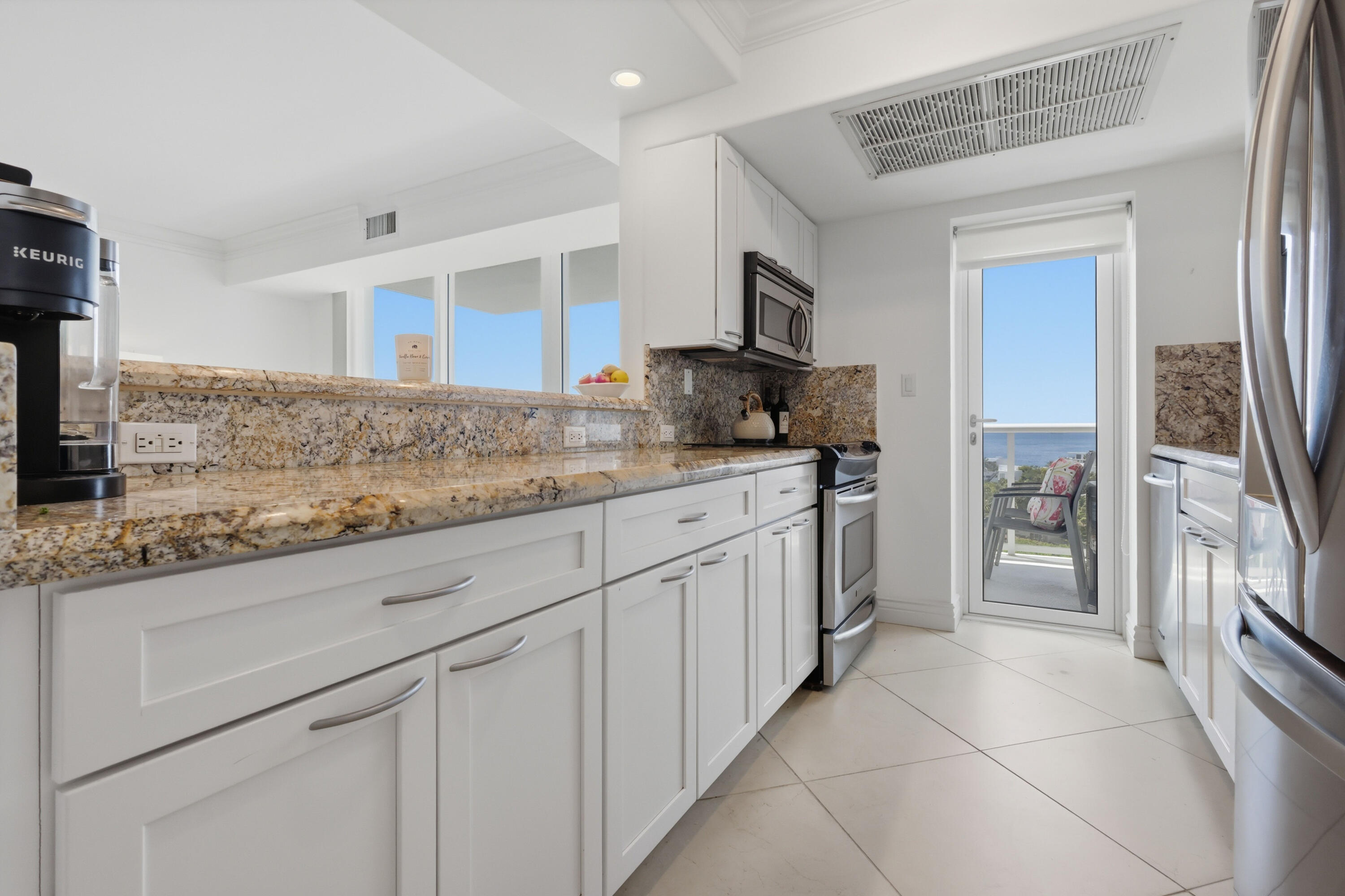 2715 N Ocean Boulevard 10c Property Photo 7