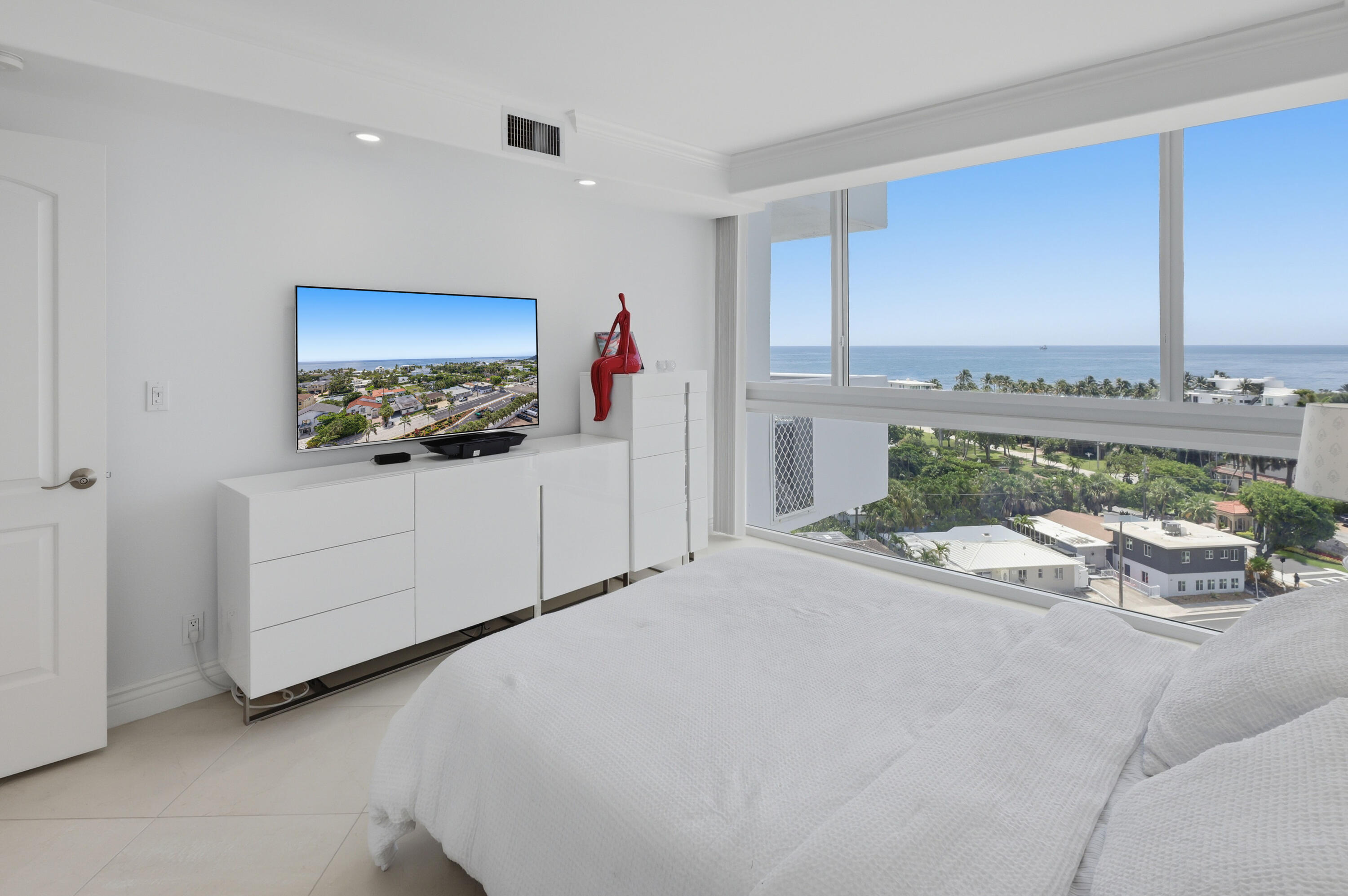 2715 N Ocean Boulevard 10c Property Photo 14