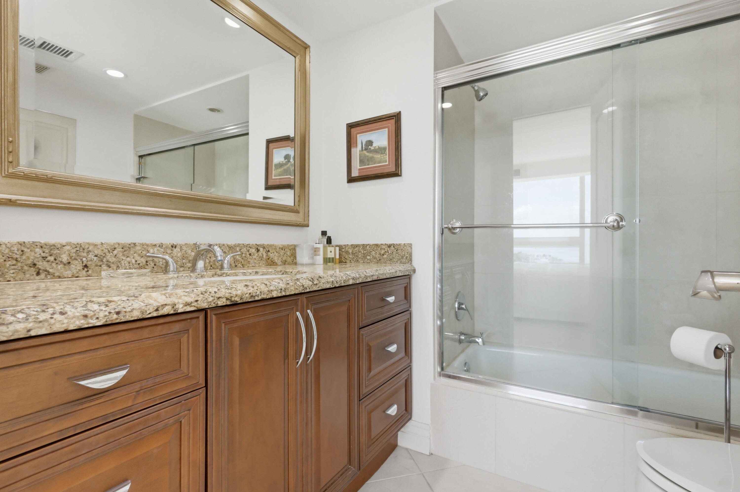 2715 N Ocean Boulevard 10c Property Photo 15