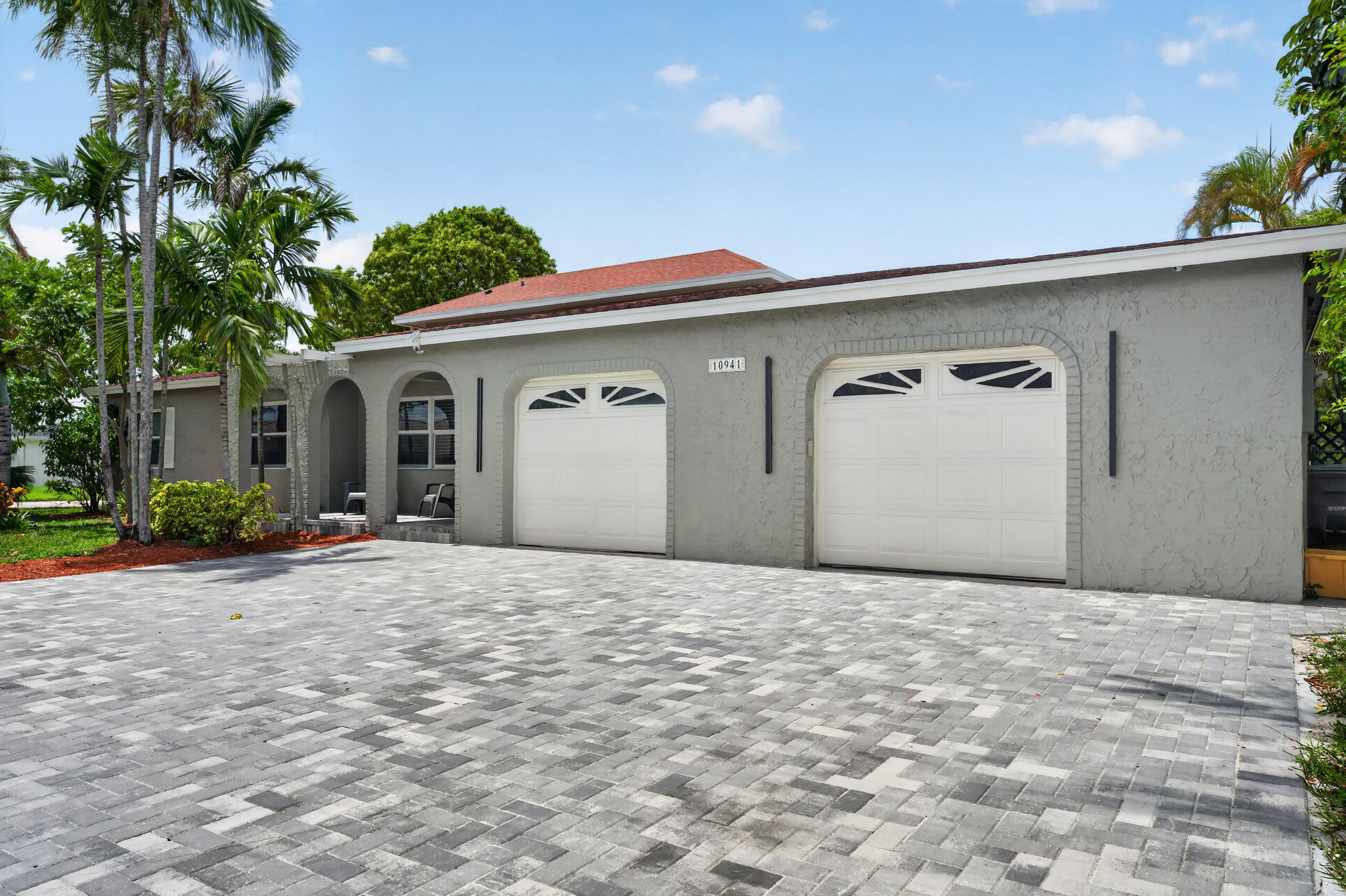 10941 Granite Street Property Photo 2