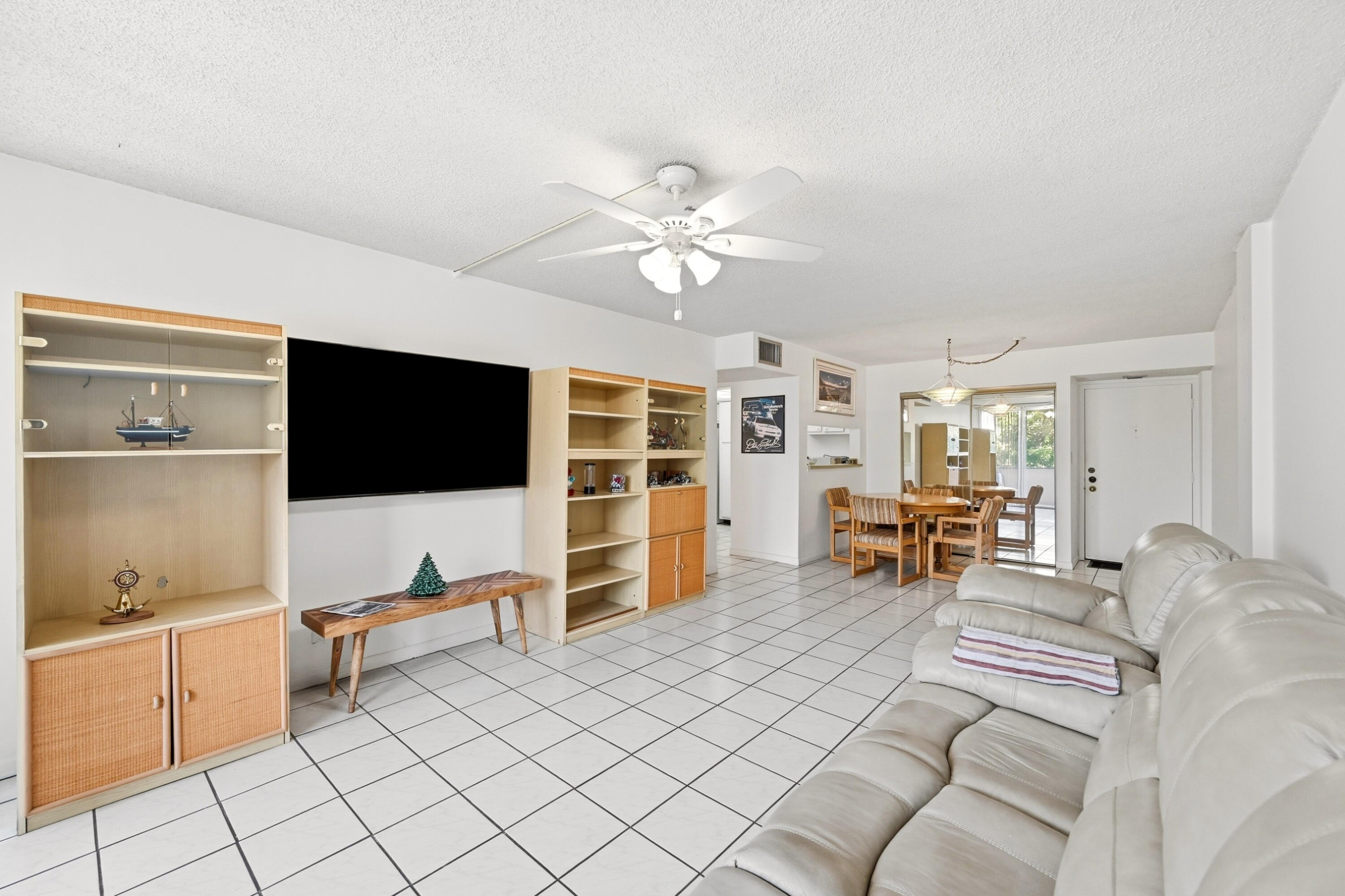 740 S Federal Highway 208 Property Photo 3
