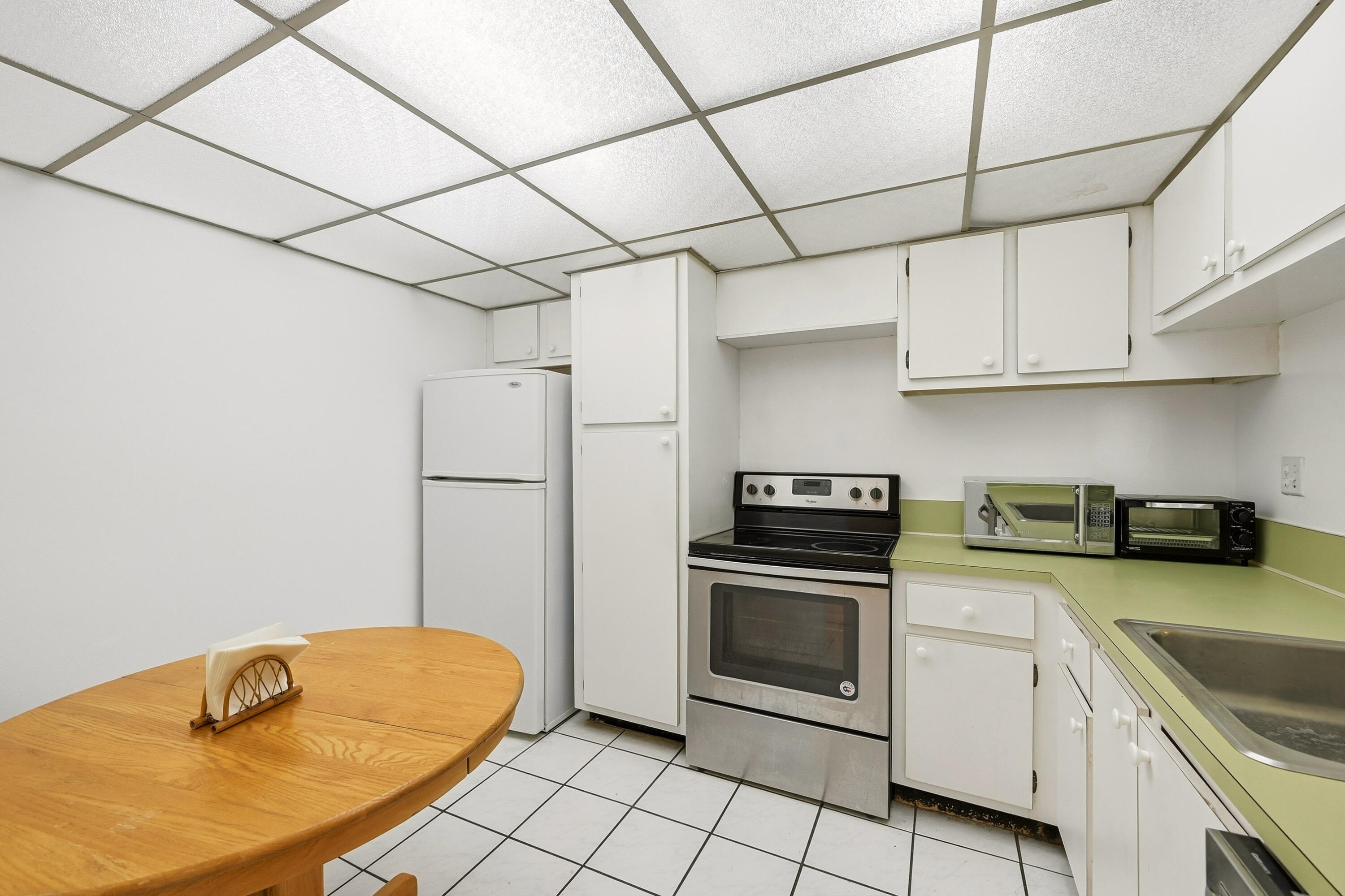 740 S Federal Highway 208 Property Photo 21