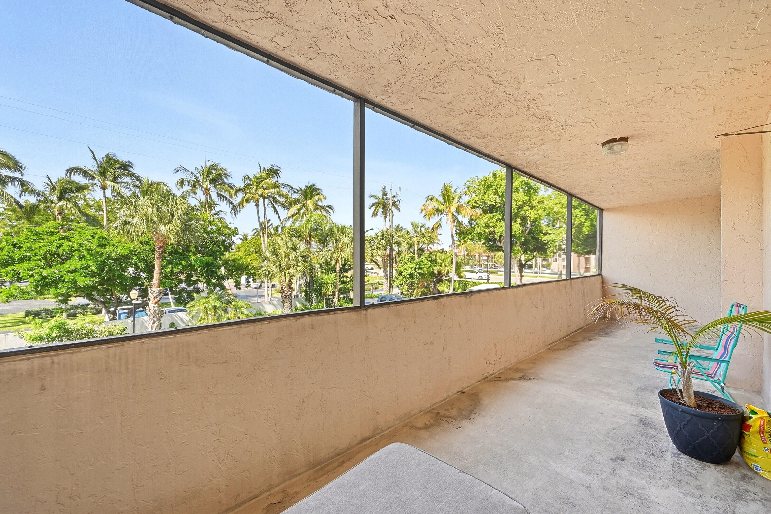 740 S Federal Highway 208 Property Photo 24