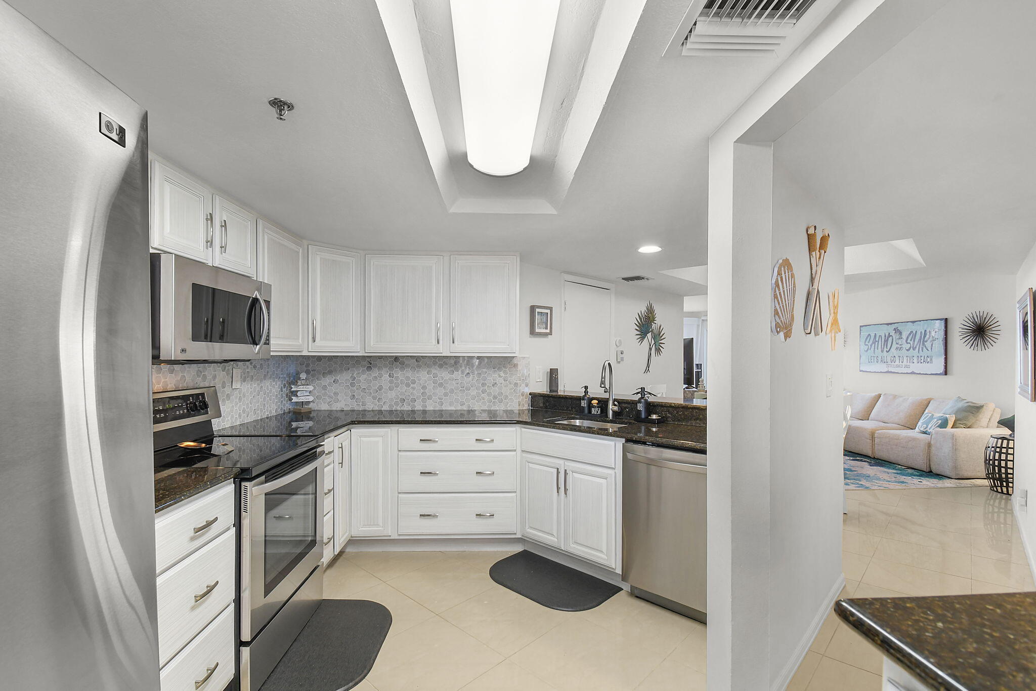 3870 N Highway A1a 805 Property Photo 3