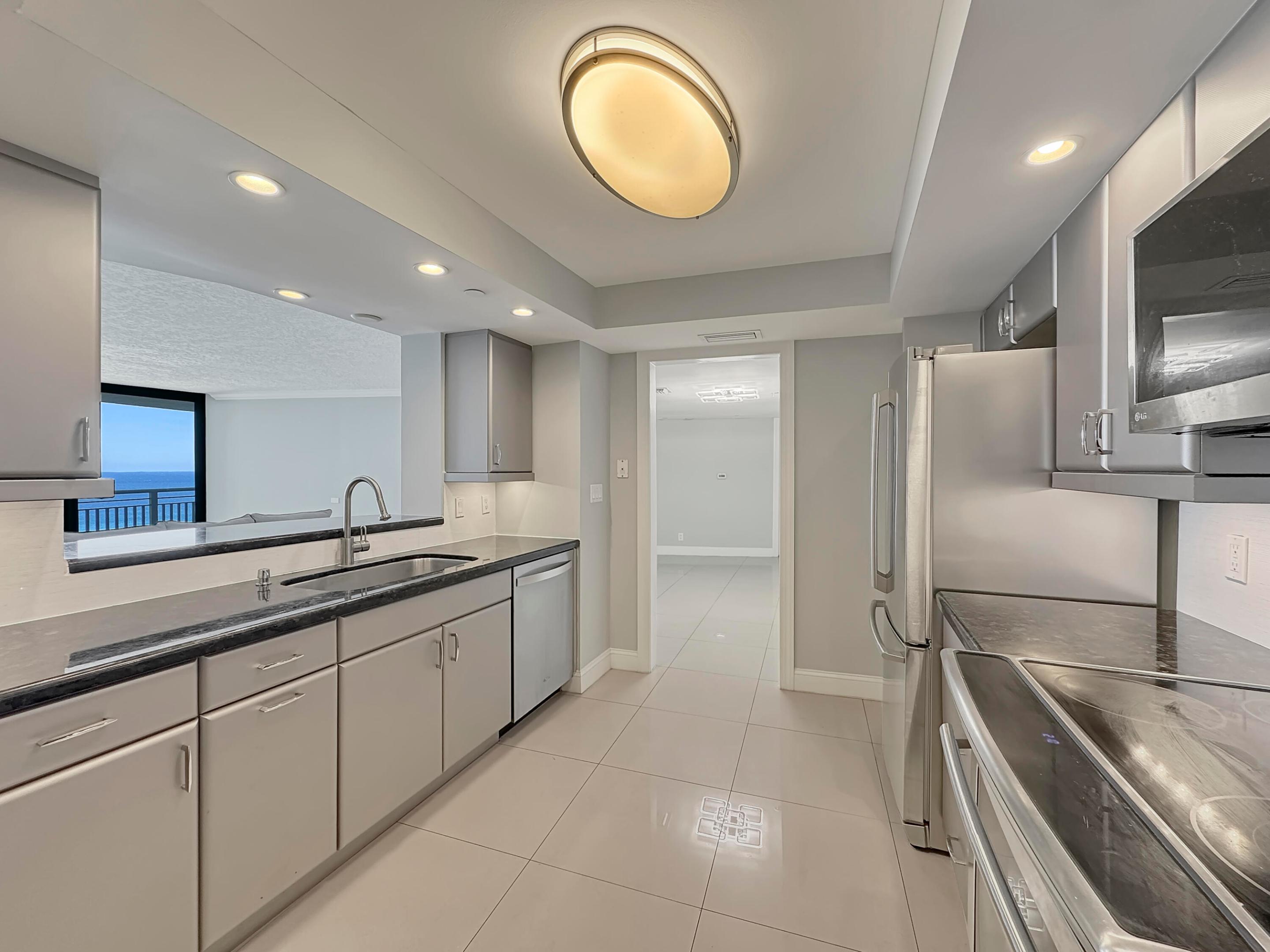 3000 N Ocean Drive 23 E Property Photo 6