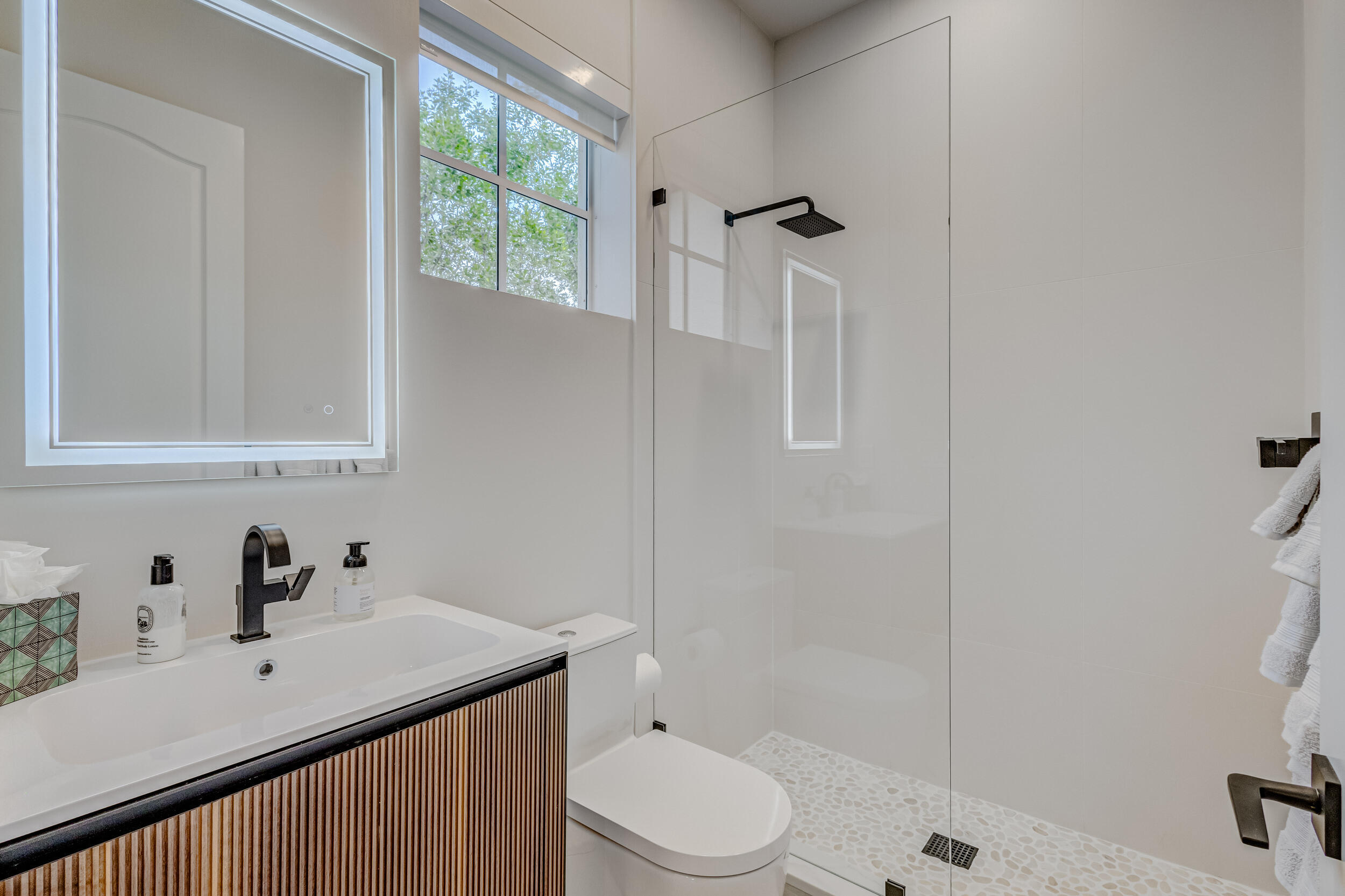 27 Marina Gardens Drive Property Photo 58