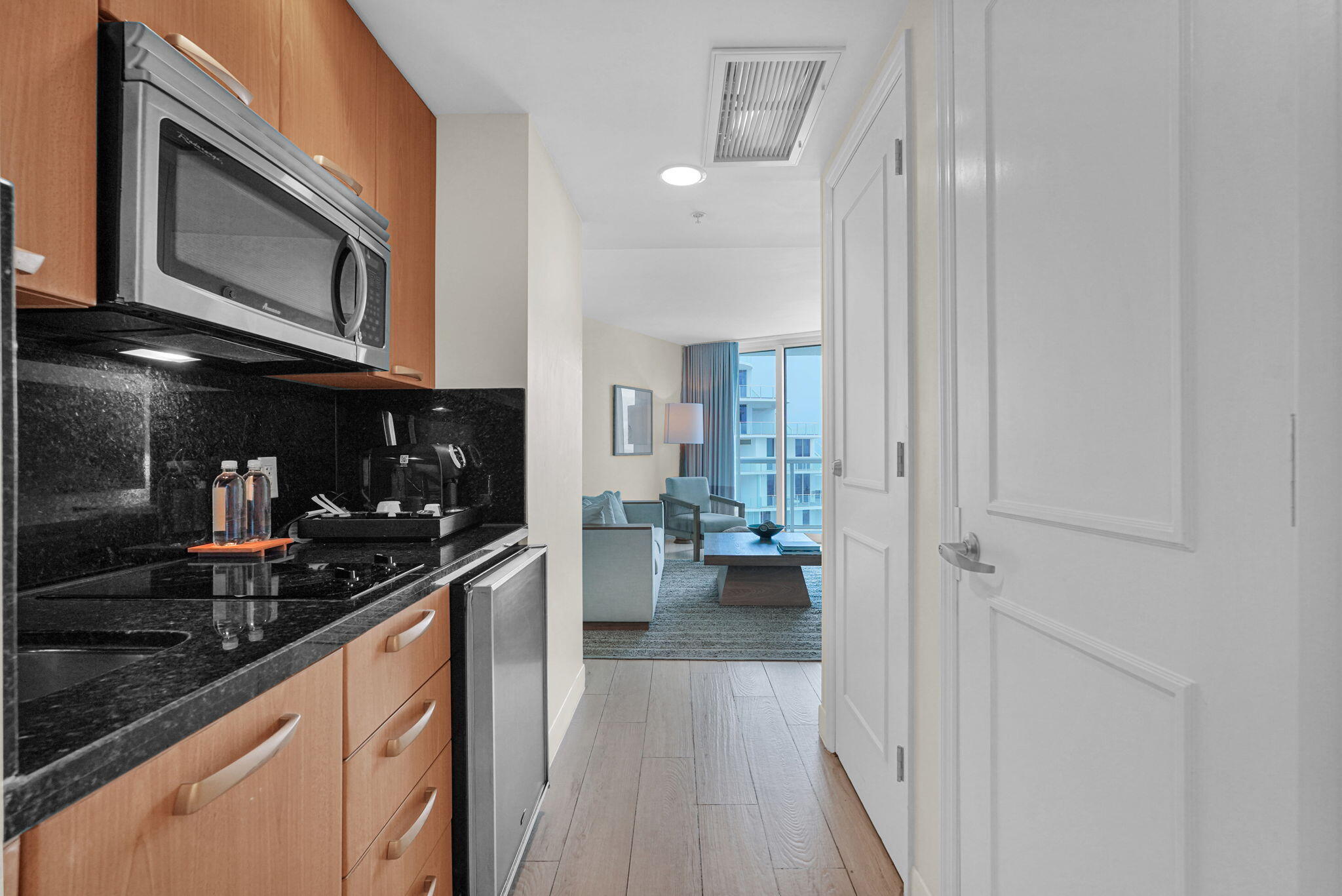 505 N Fort Lauderdale Beach Boulevard 2214 Property Photo 4