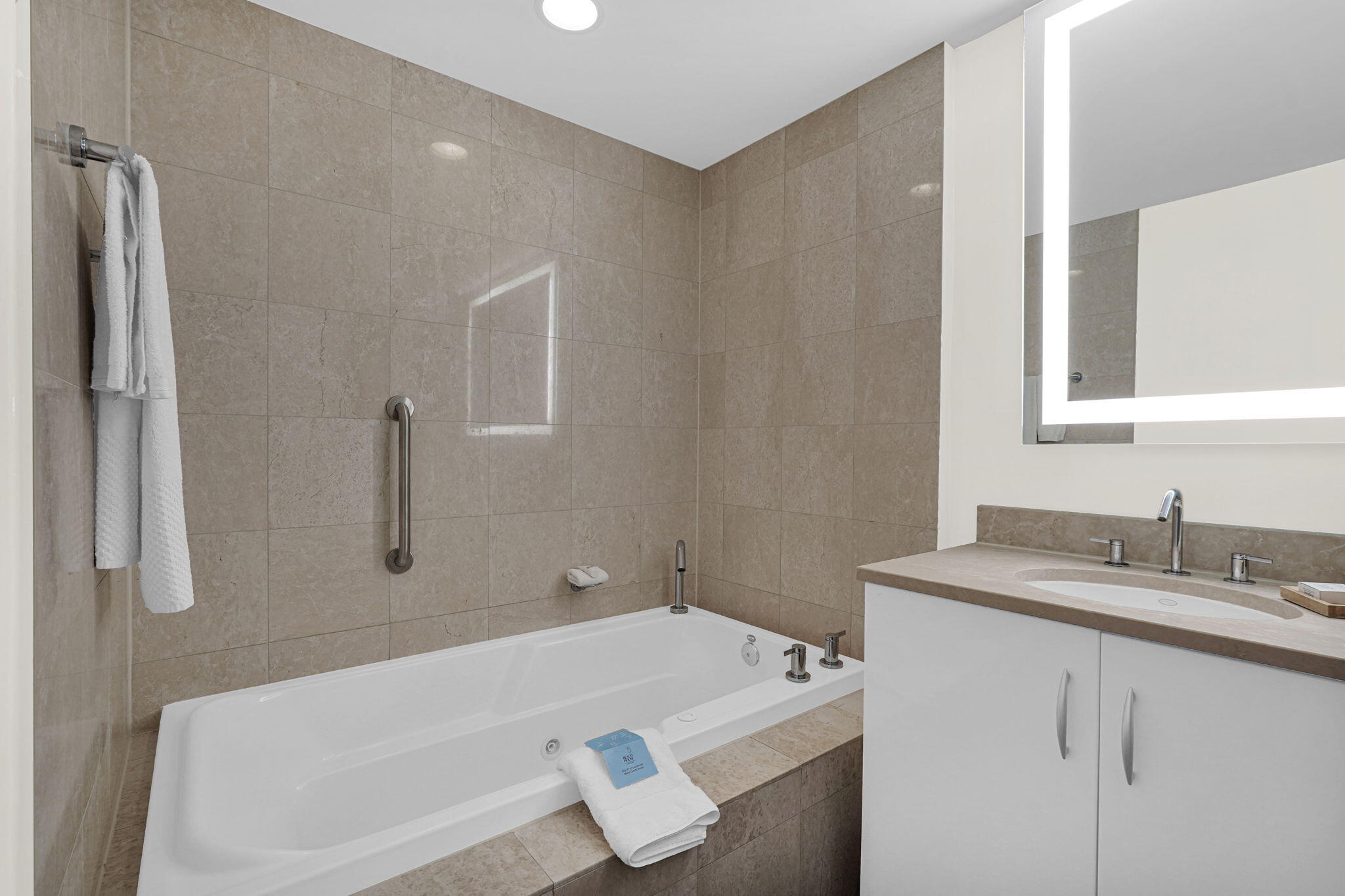 505 N Fort Lauderdale Beach Boulevard 2214 Property Photo 36