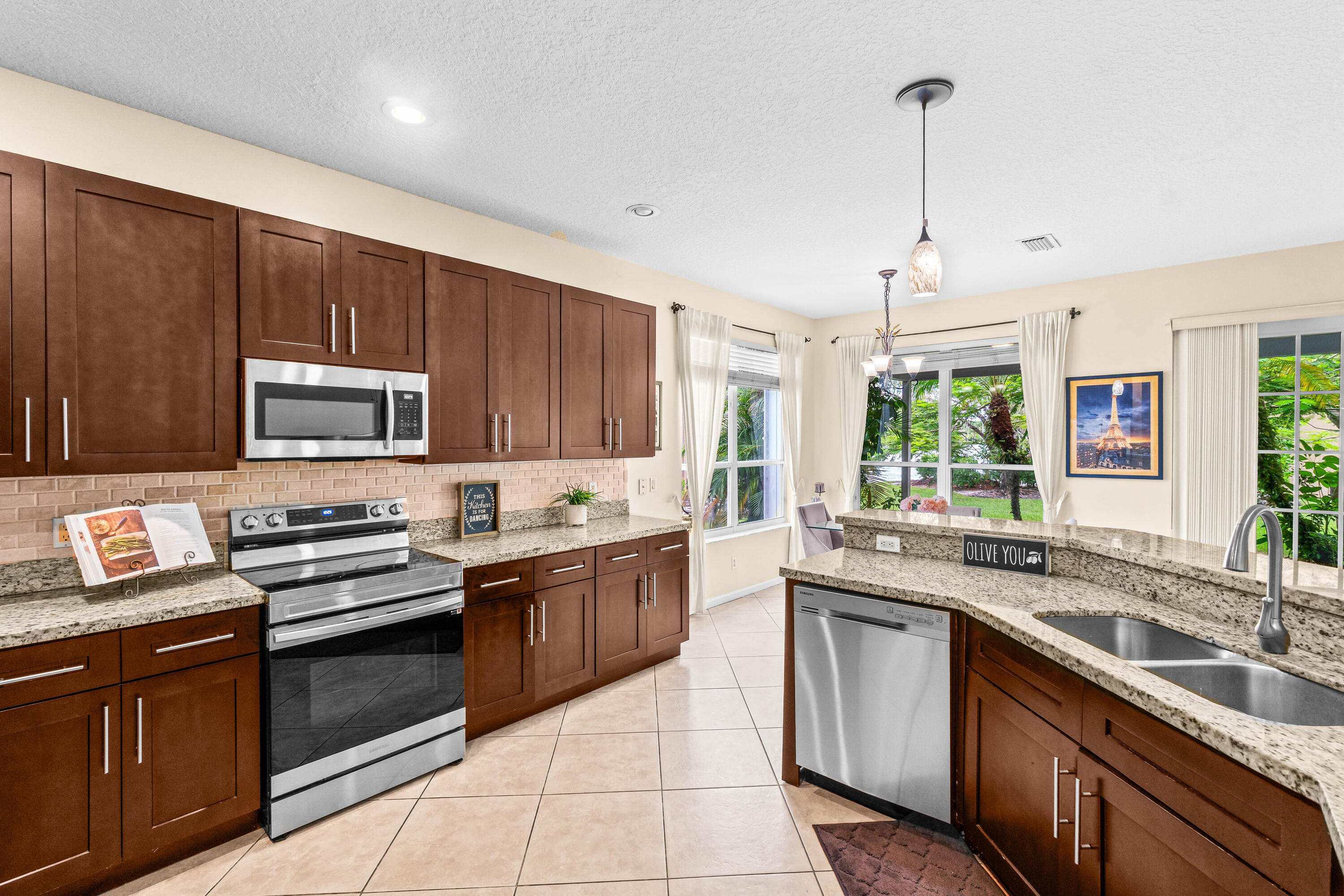 21958 Palm Grass Drive Property Photo 1