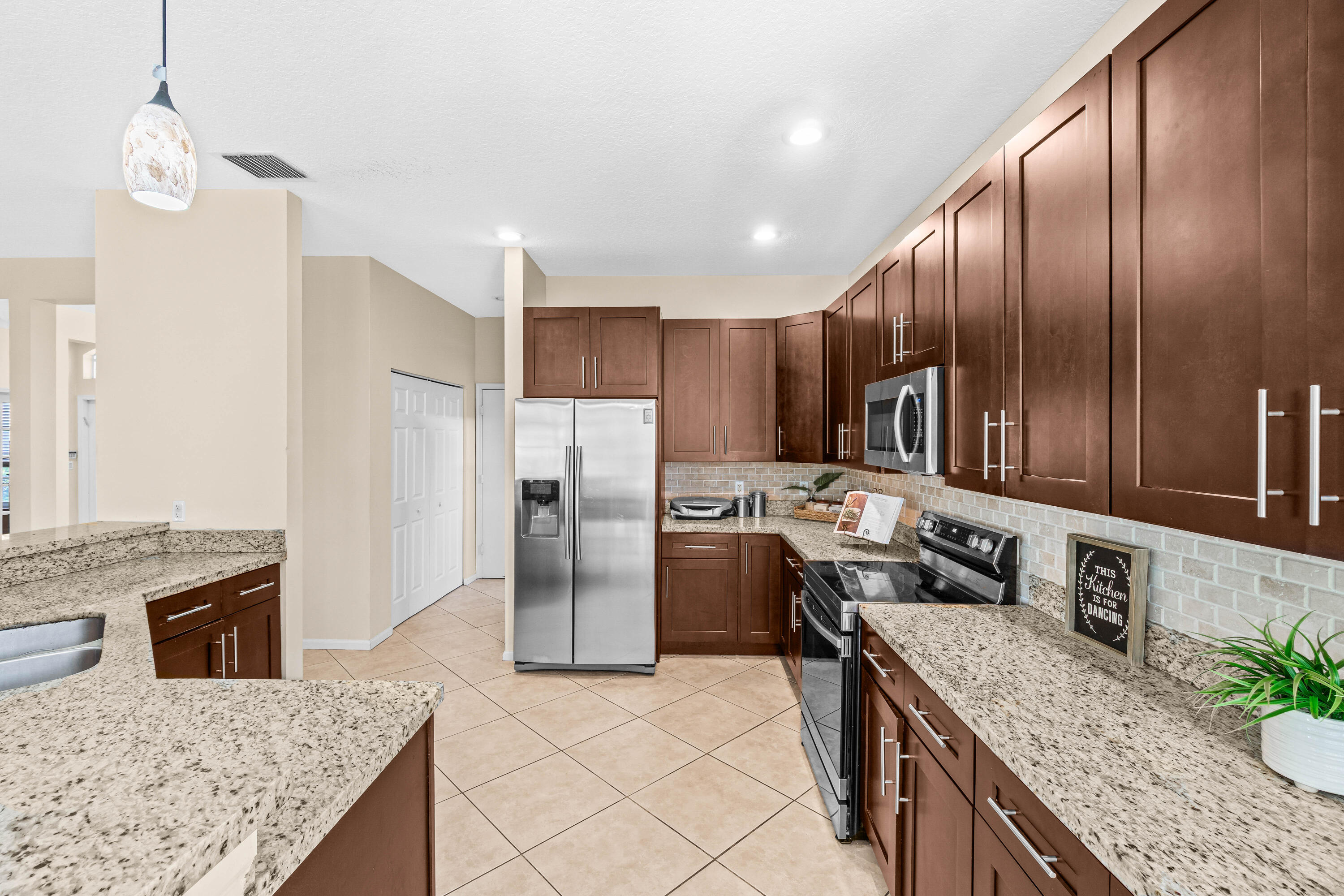21958 Palm Grass Drive Property Photo 11