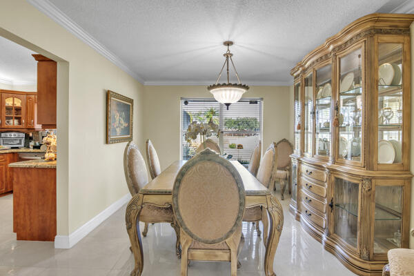 6431 Olde Moat Way Property Photo 13