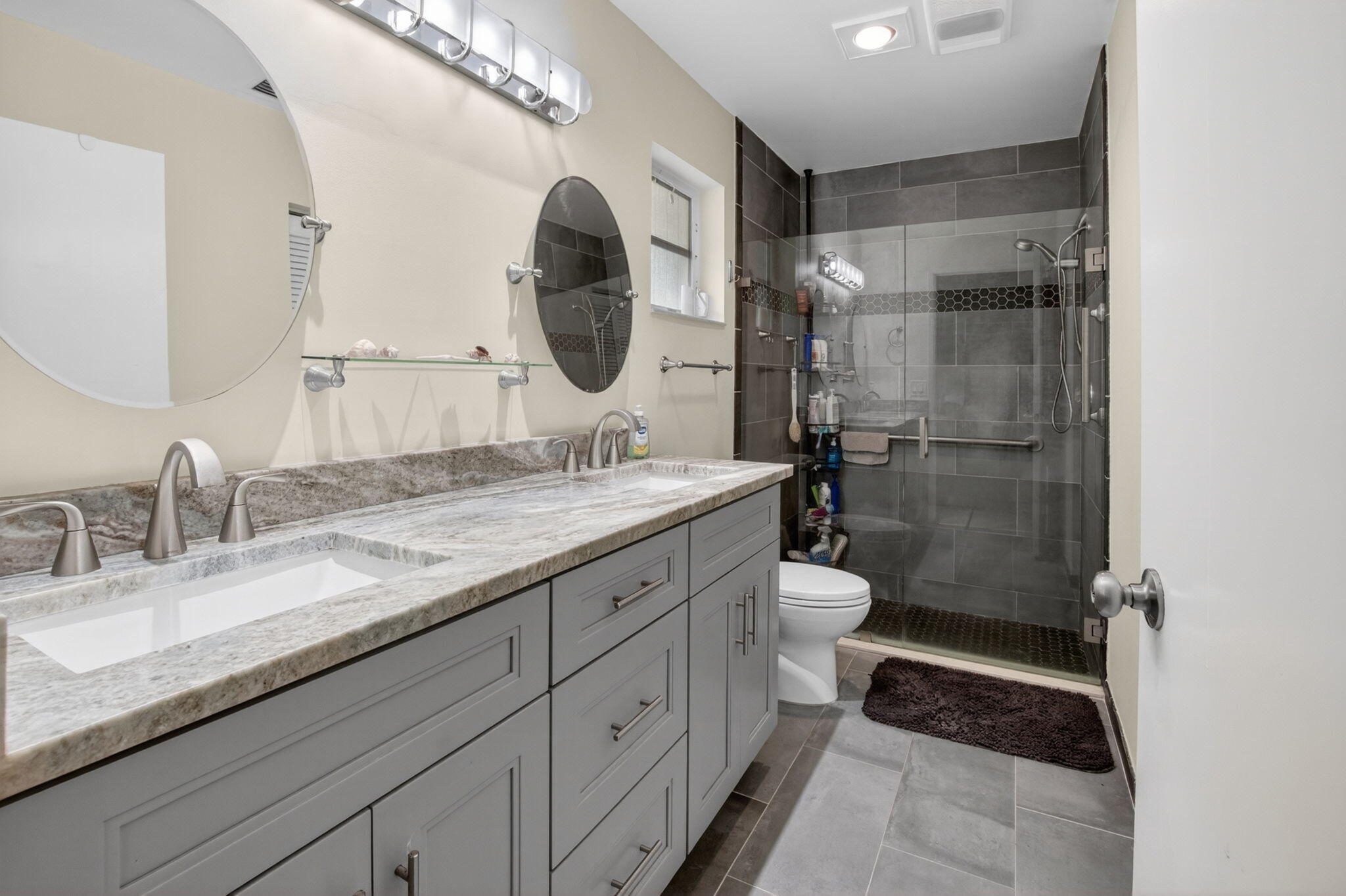 6082 Waldwick Circle Property Photo 28