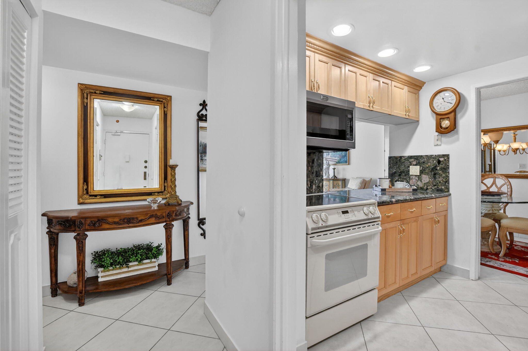 2121 N Ocean Boulevard 805w Property Photo 3