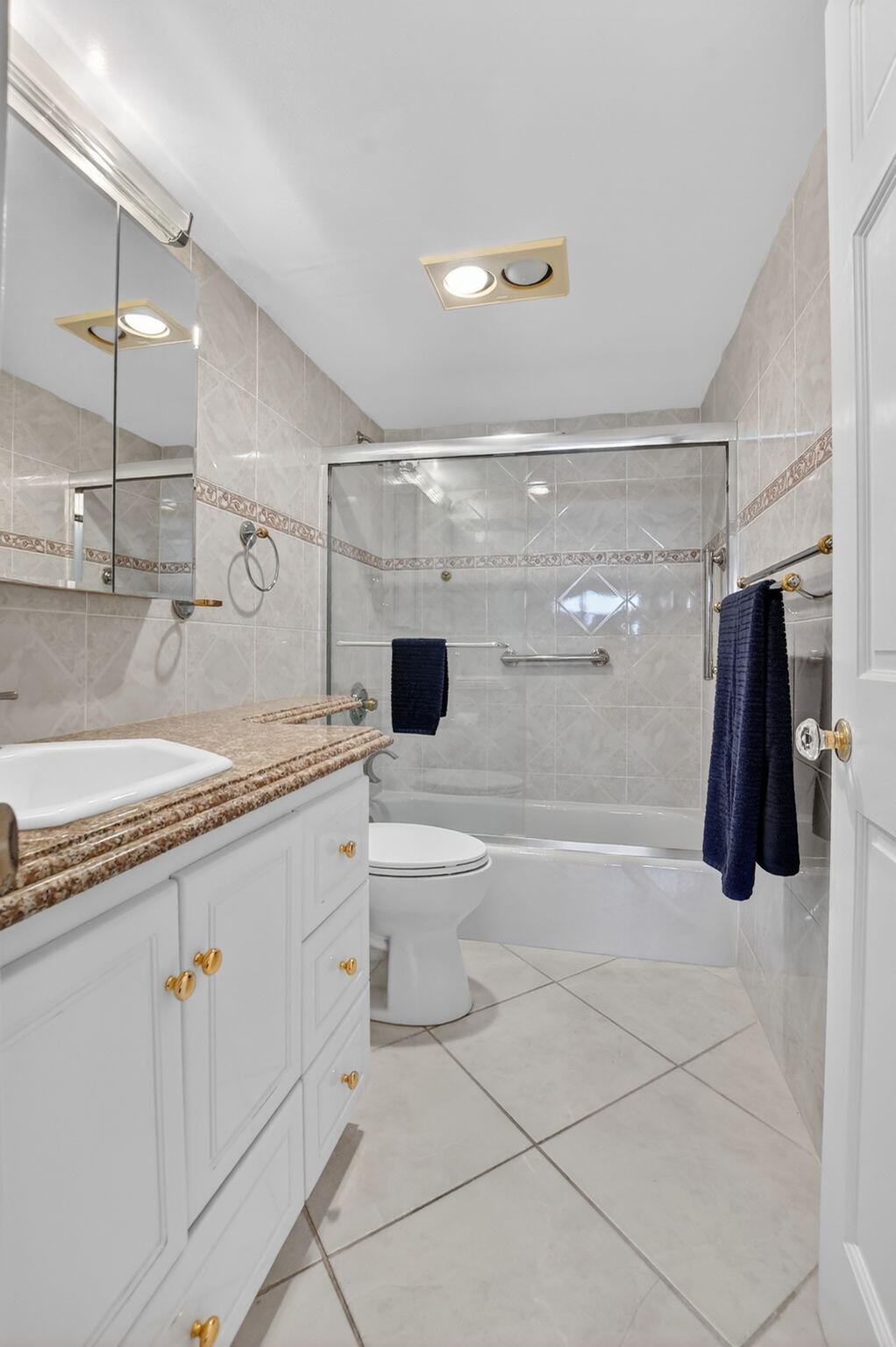 2121 N Ocean Boulevard 805w Property Photo 11