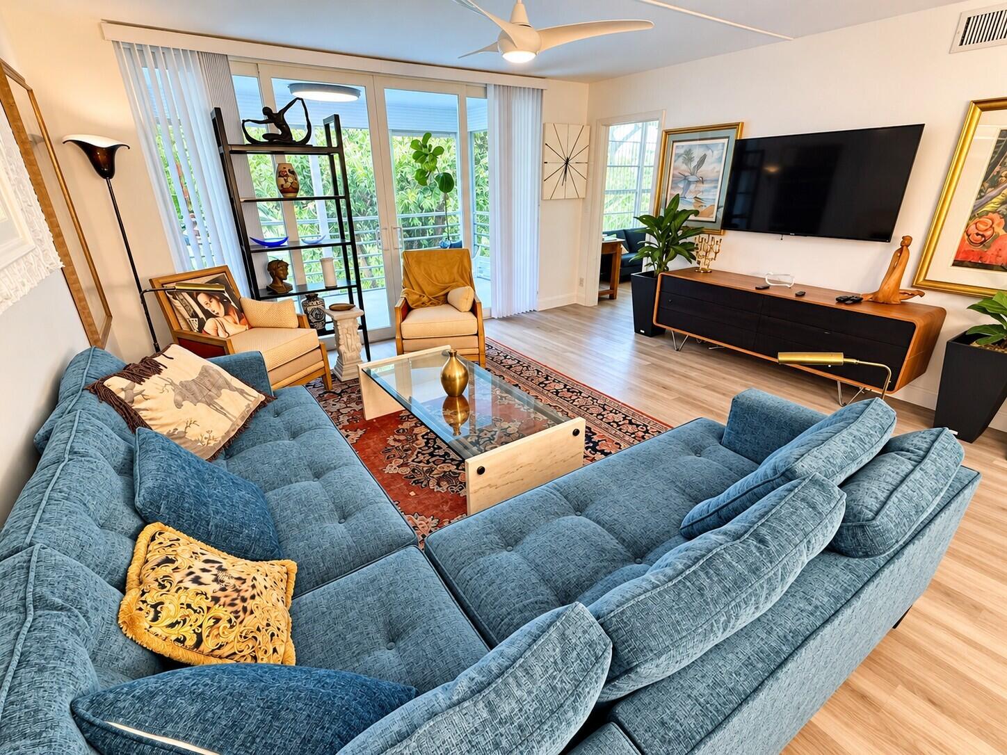 907 Cypress Terrace 201 Property Photo 6