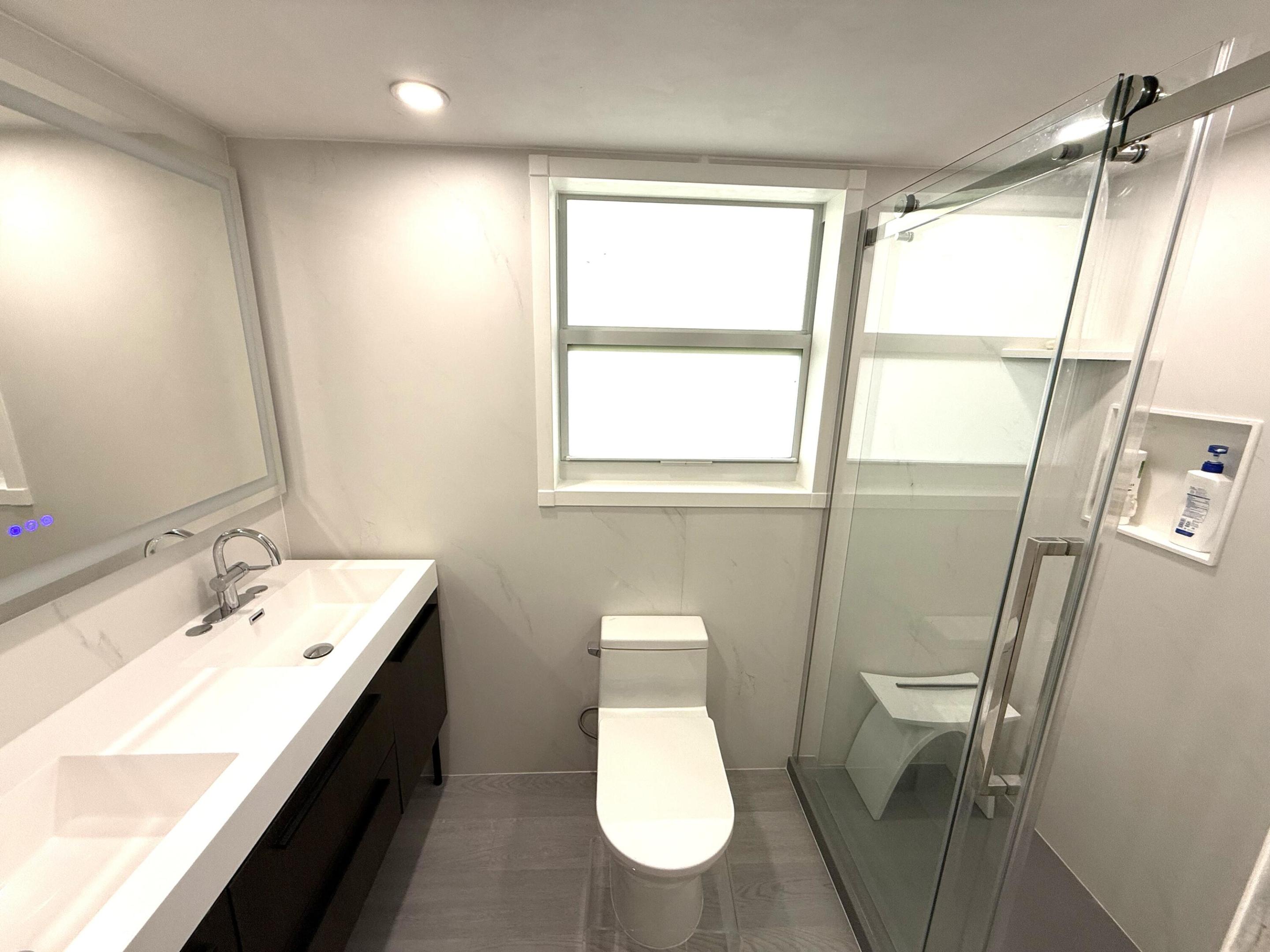 907 Cypress Terrace 201 Property Photo 11