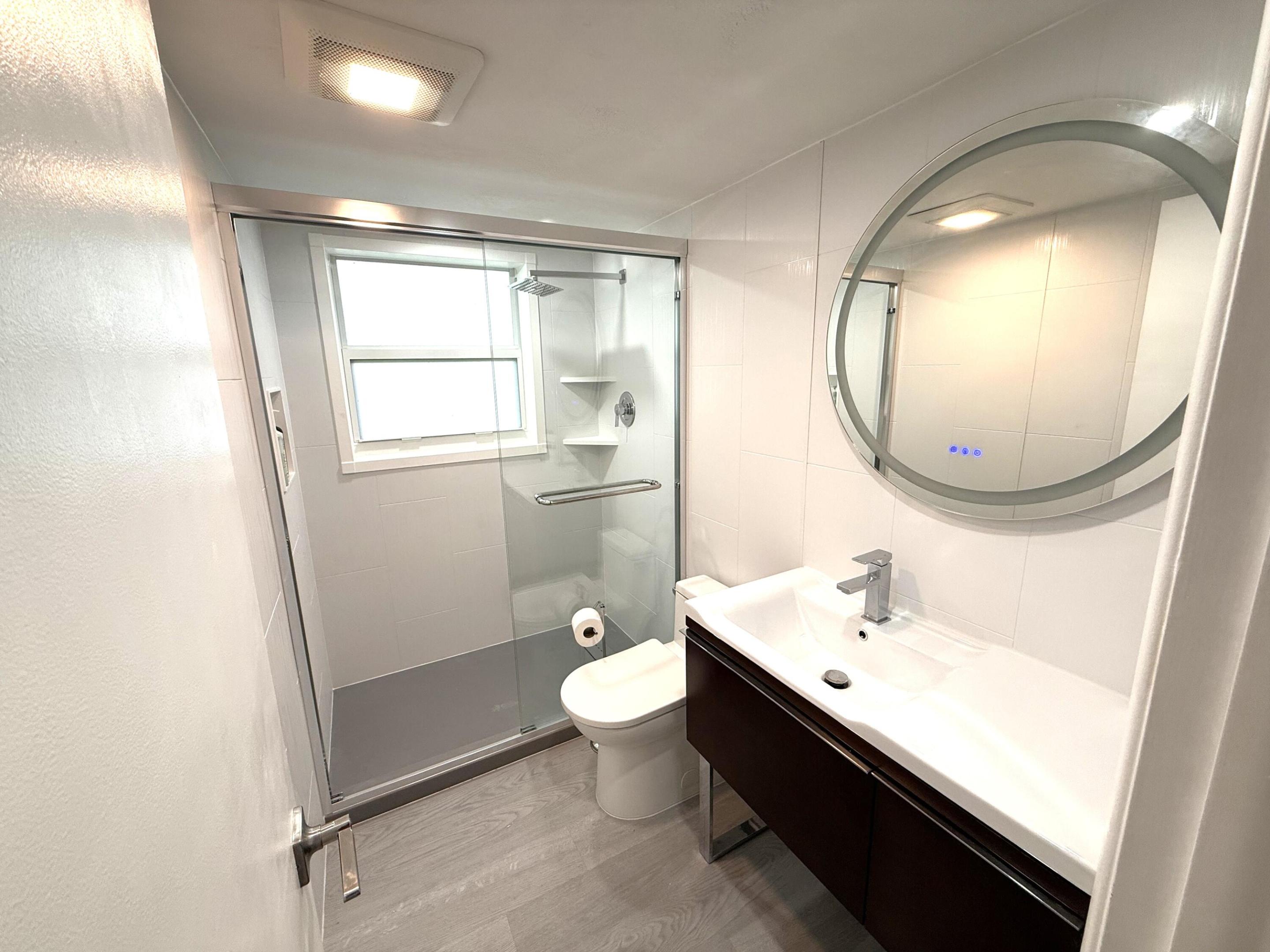 907 Cypress Terrace 201 Property Photo 14