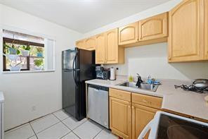 504 Gardens Drive 203 Property Photo 3