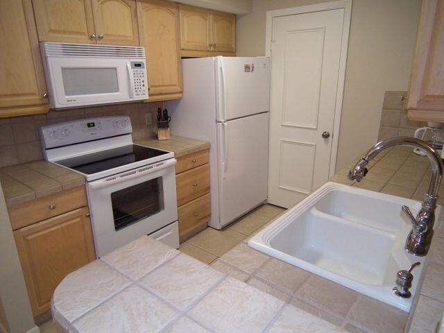 815 W Boynton Beach Boulevard 10-103 Property Photo 8