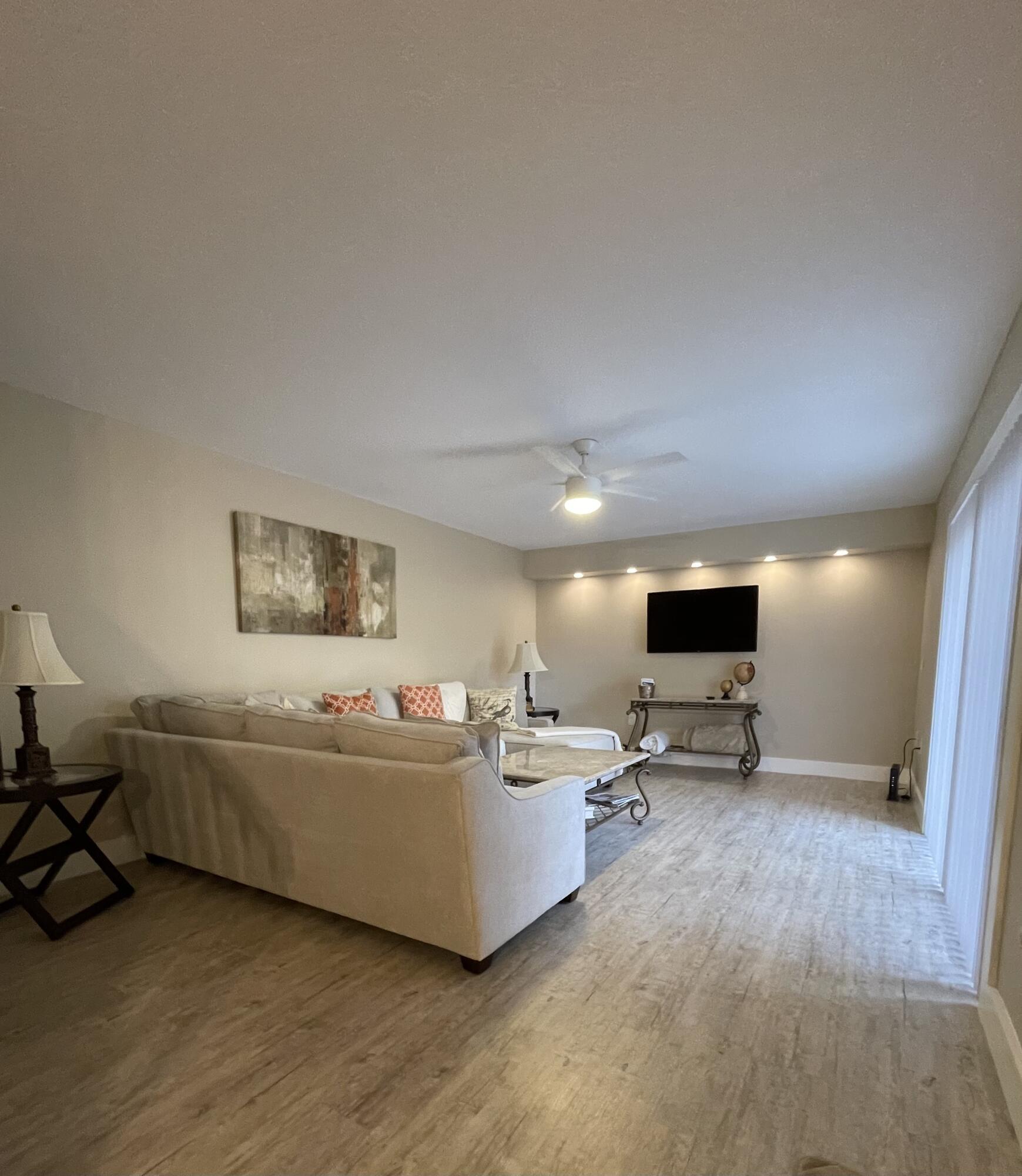 2531 25th Court Property Photo 4