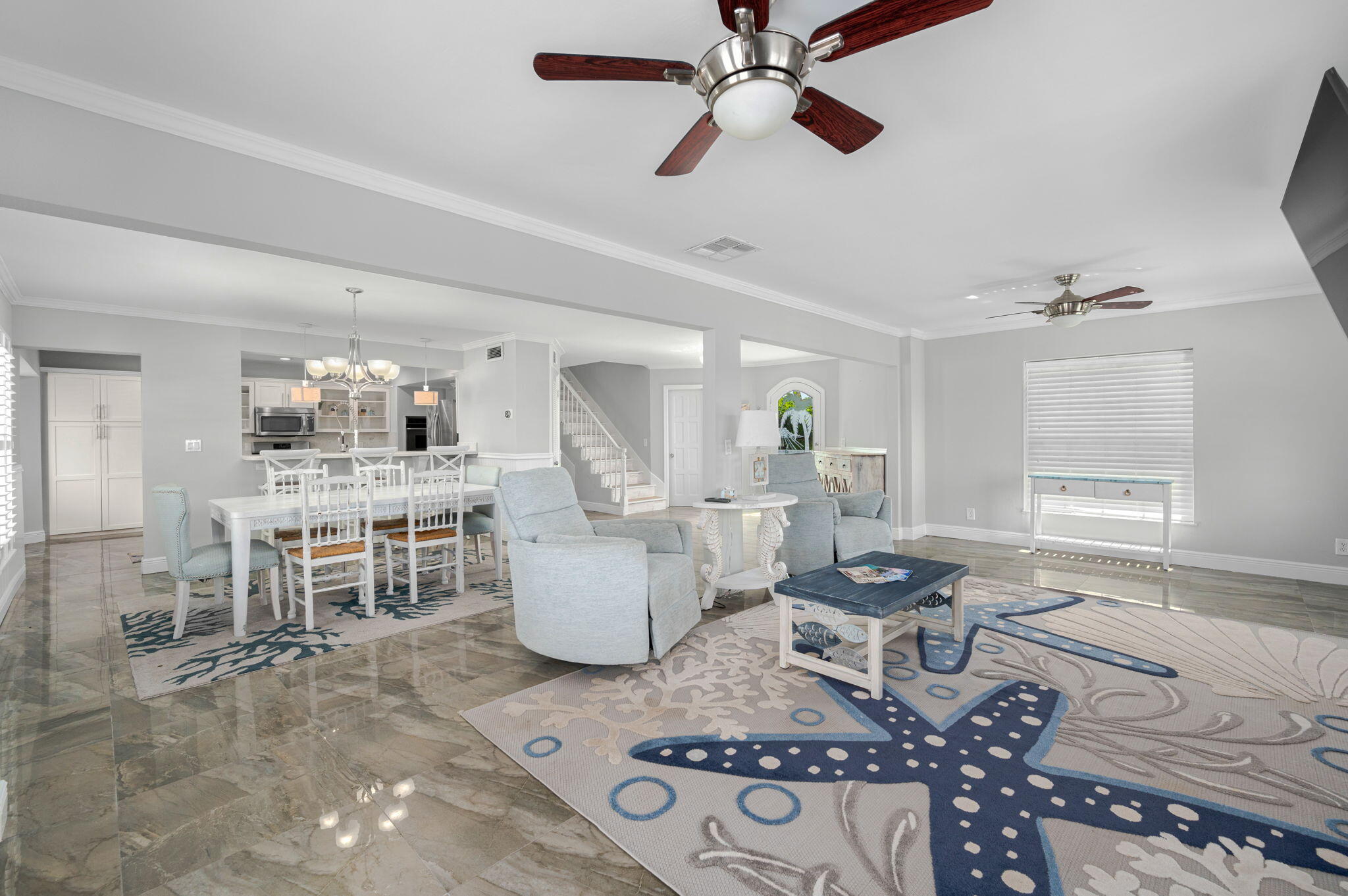121 Queen Eugenia Court Property Photo 10