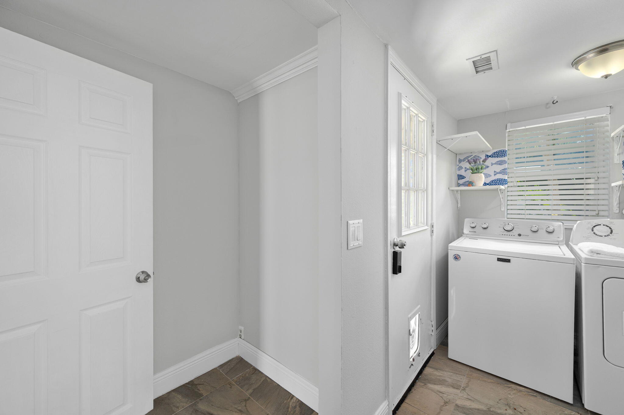 121 Queen Eugenia Court Property Photo 20