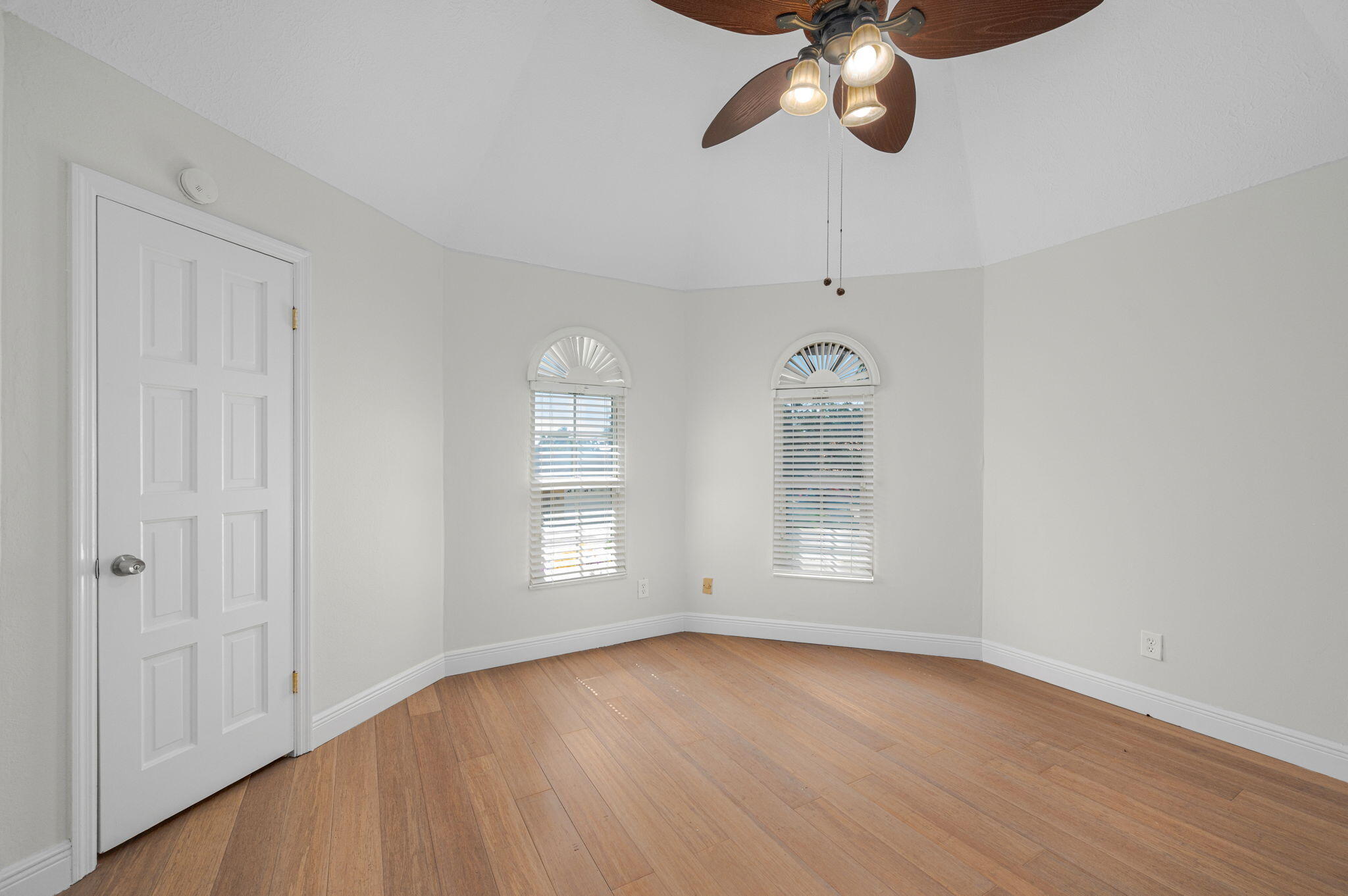 121 Queen Eugenia Court Property Photo 26