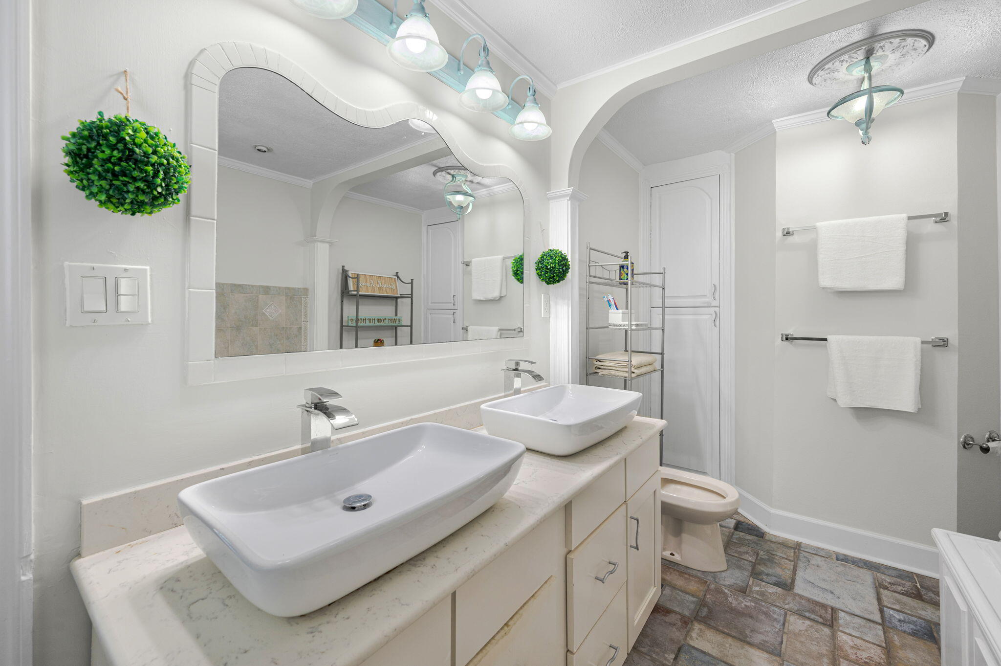 121 Queen Eugenia Court Property Photo 34