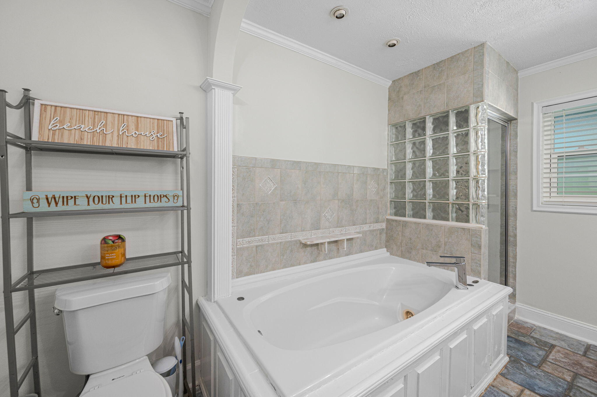 121 Queen Eugenia Court Property Photo 35