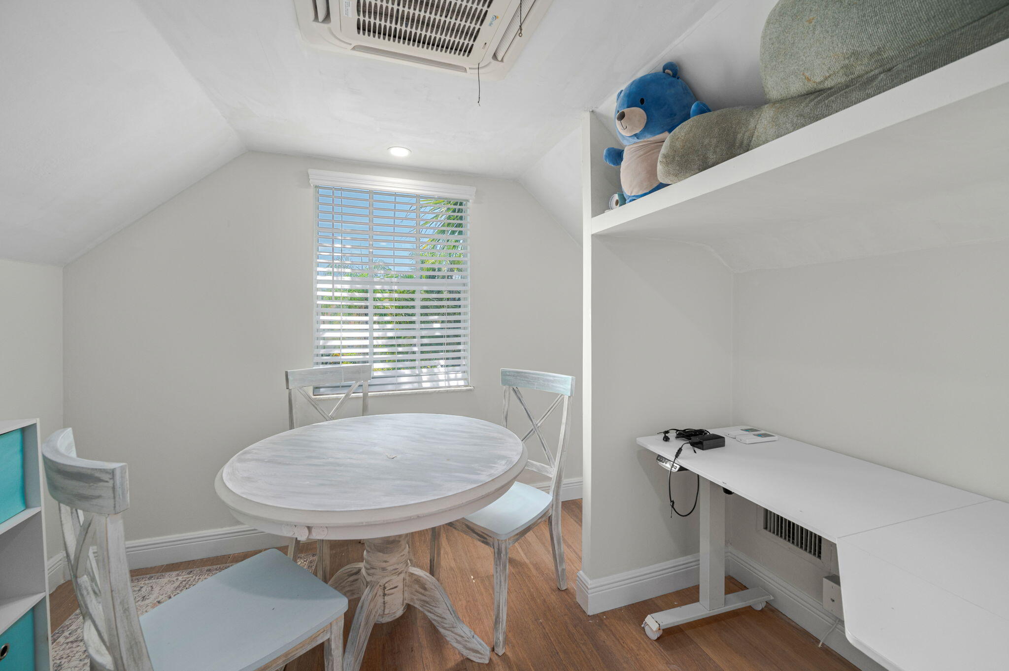 121 Queen Eugenia Court Property Photo 39
