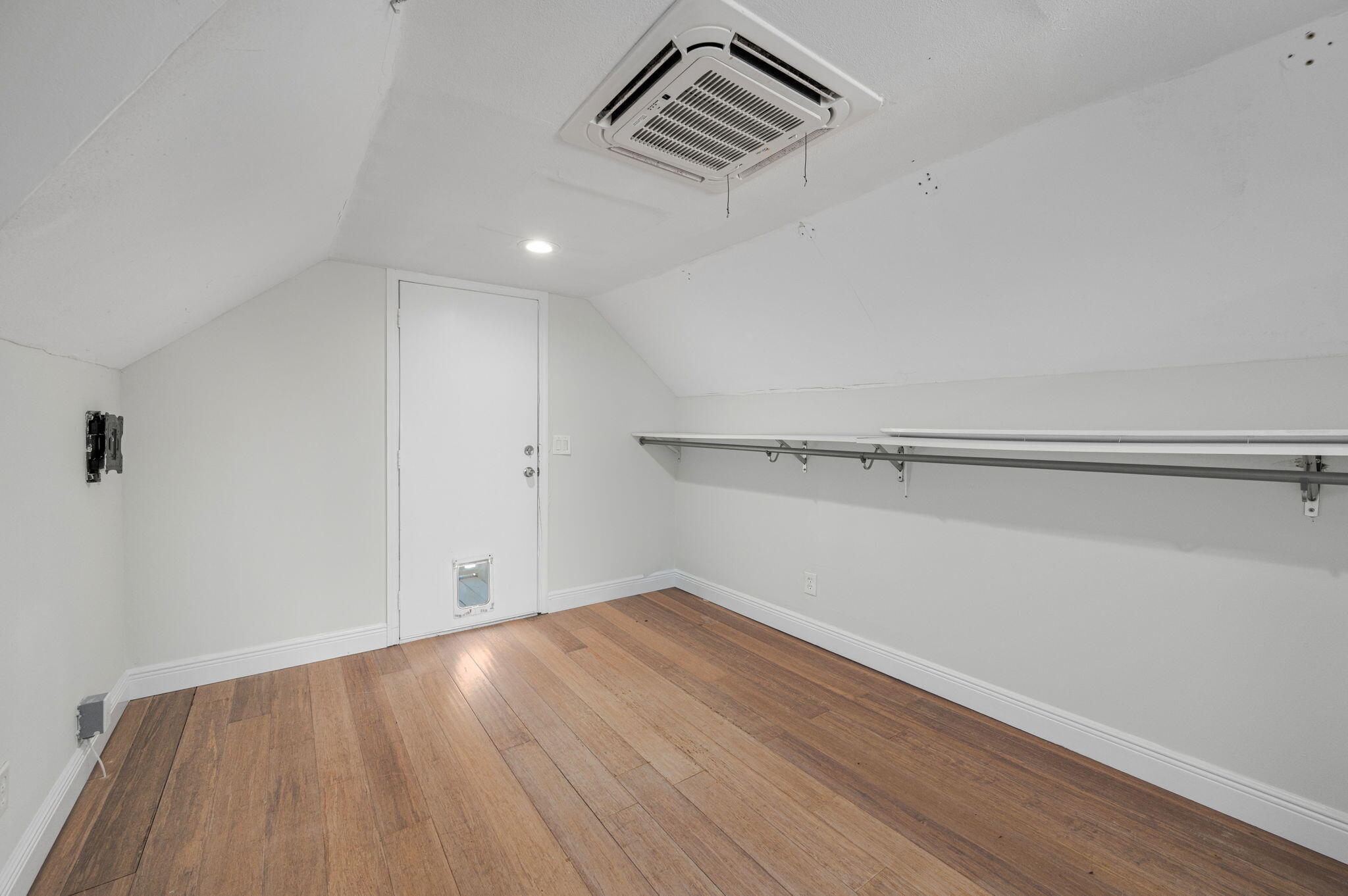 121 Queen Eugenia Court Property Photo 40