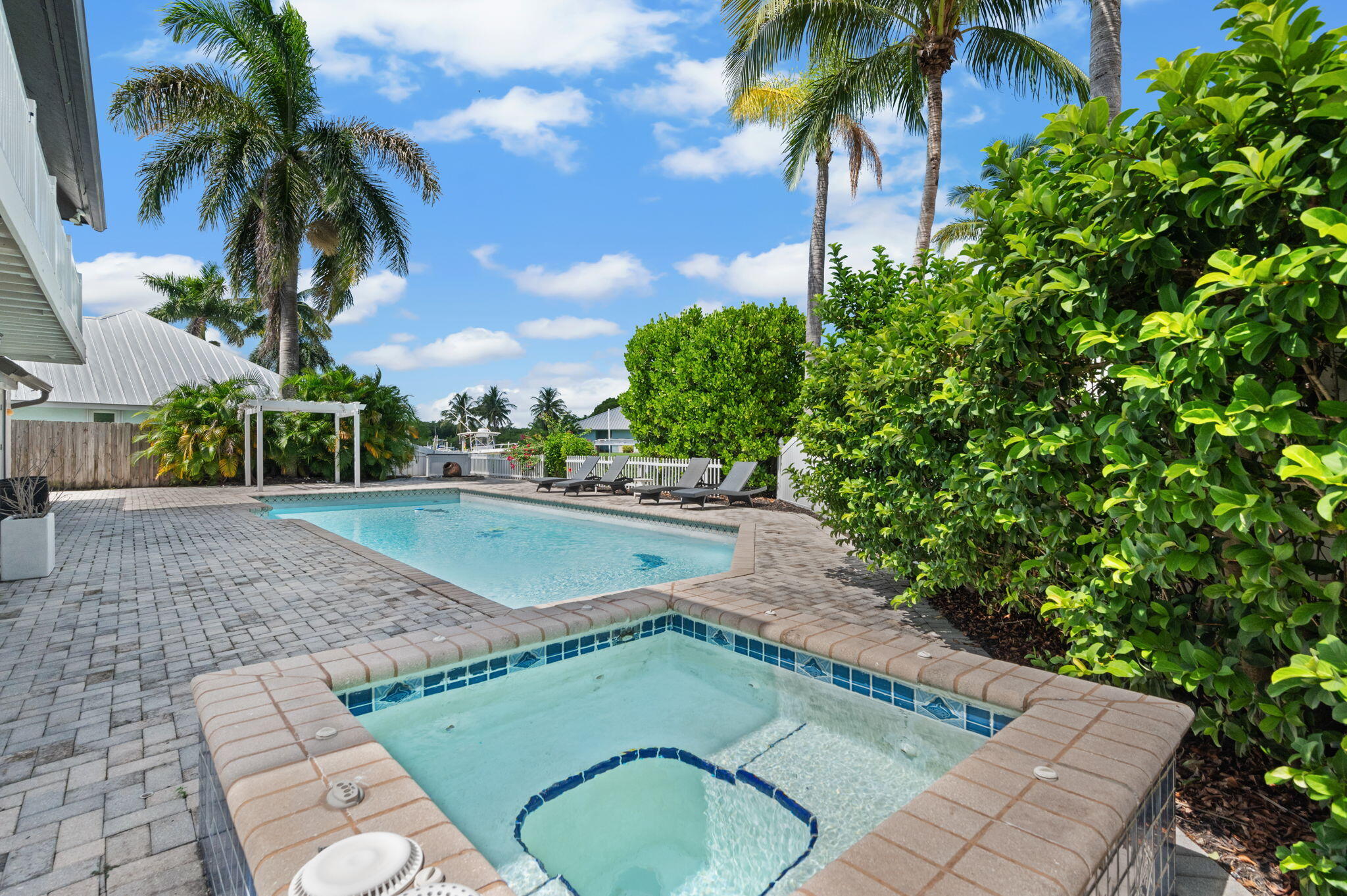 121 Queen Eugenia Court Property Photo 43