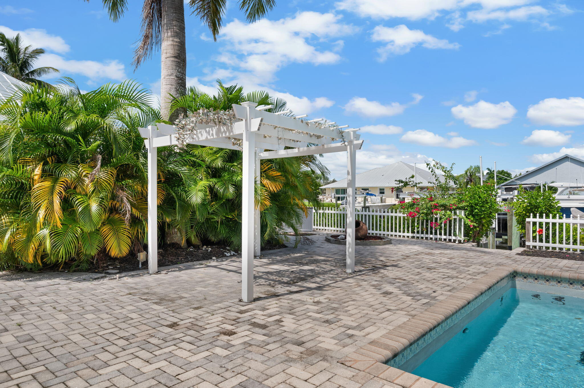 121 Queen Eugenia Court Property Photo 44