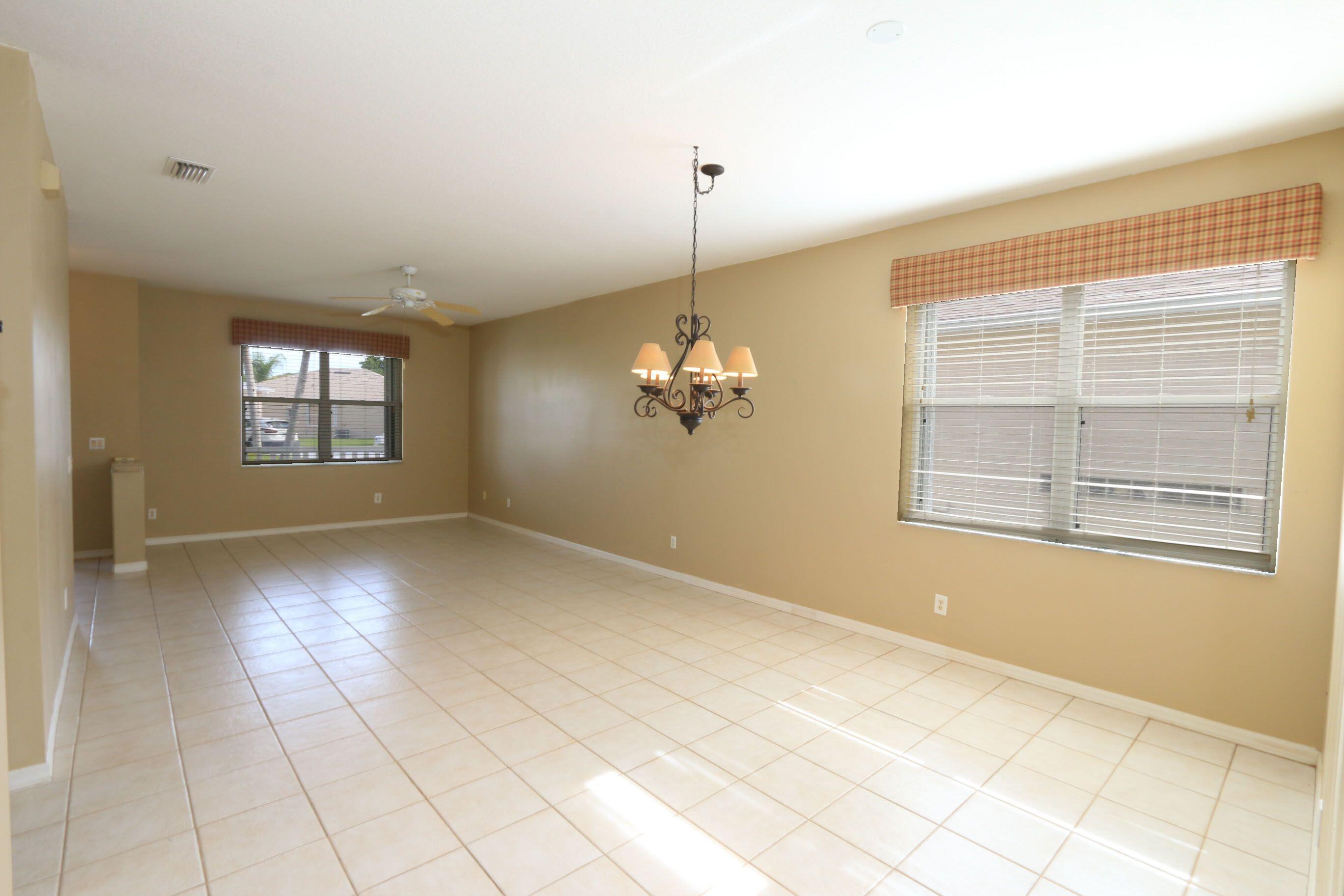 506 Nw Cortina Lane Property Photo 6