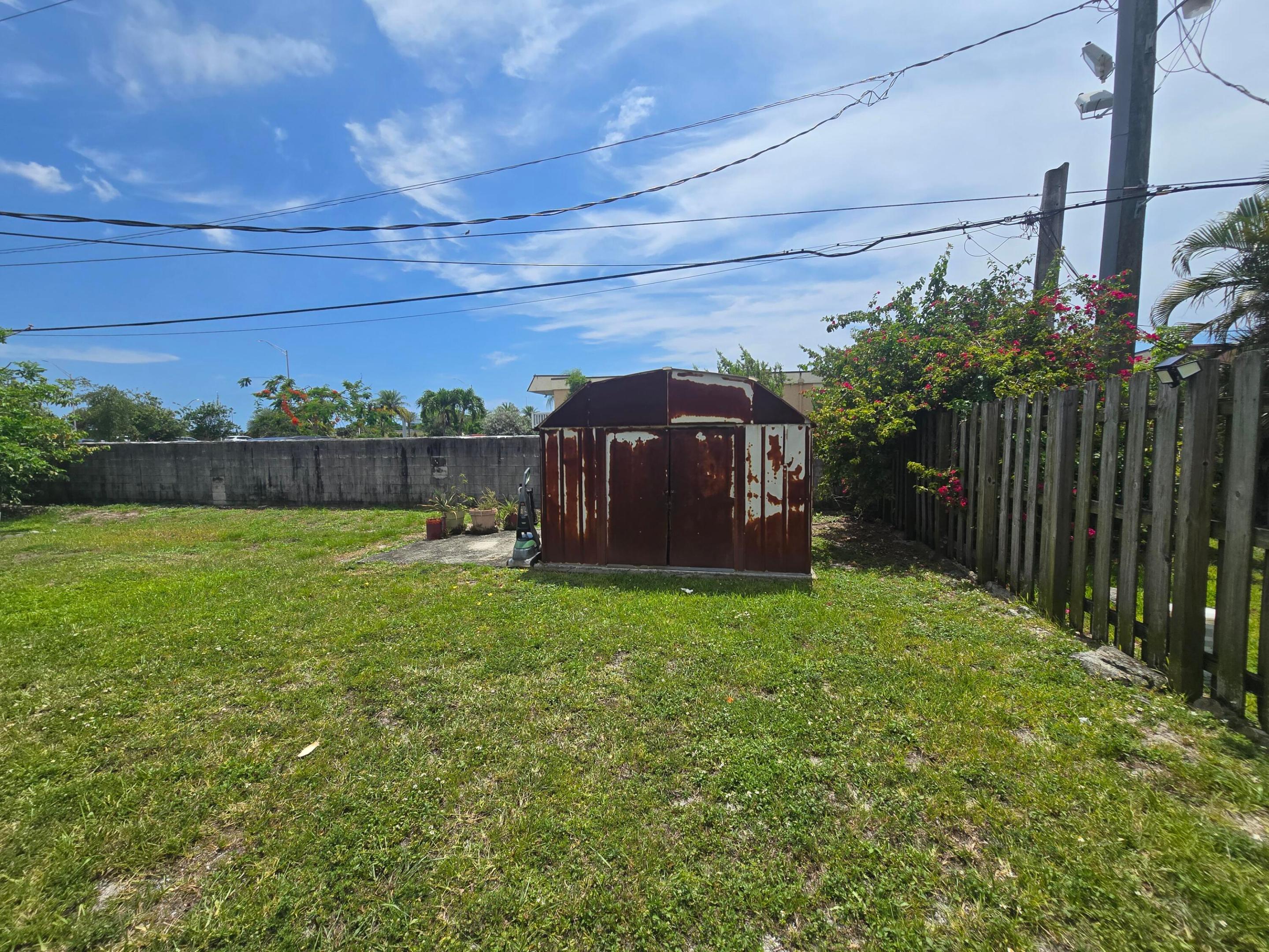 3560 Nw 3rd Avenue 1-2 Property Photo 21