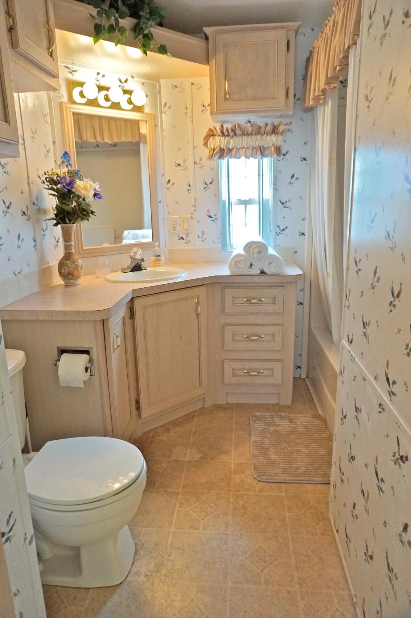 10725 S Ocean Drive 265 Property Photo 15