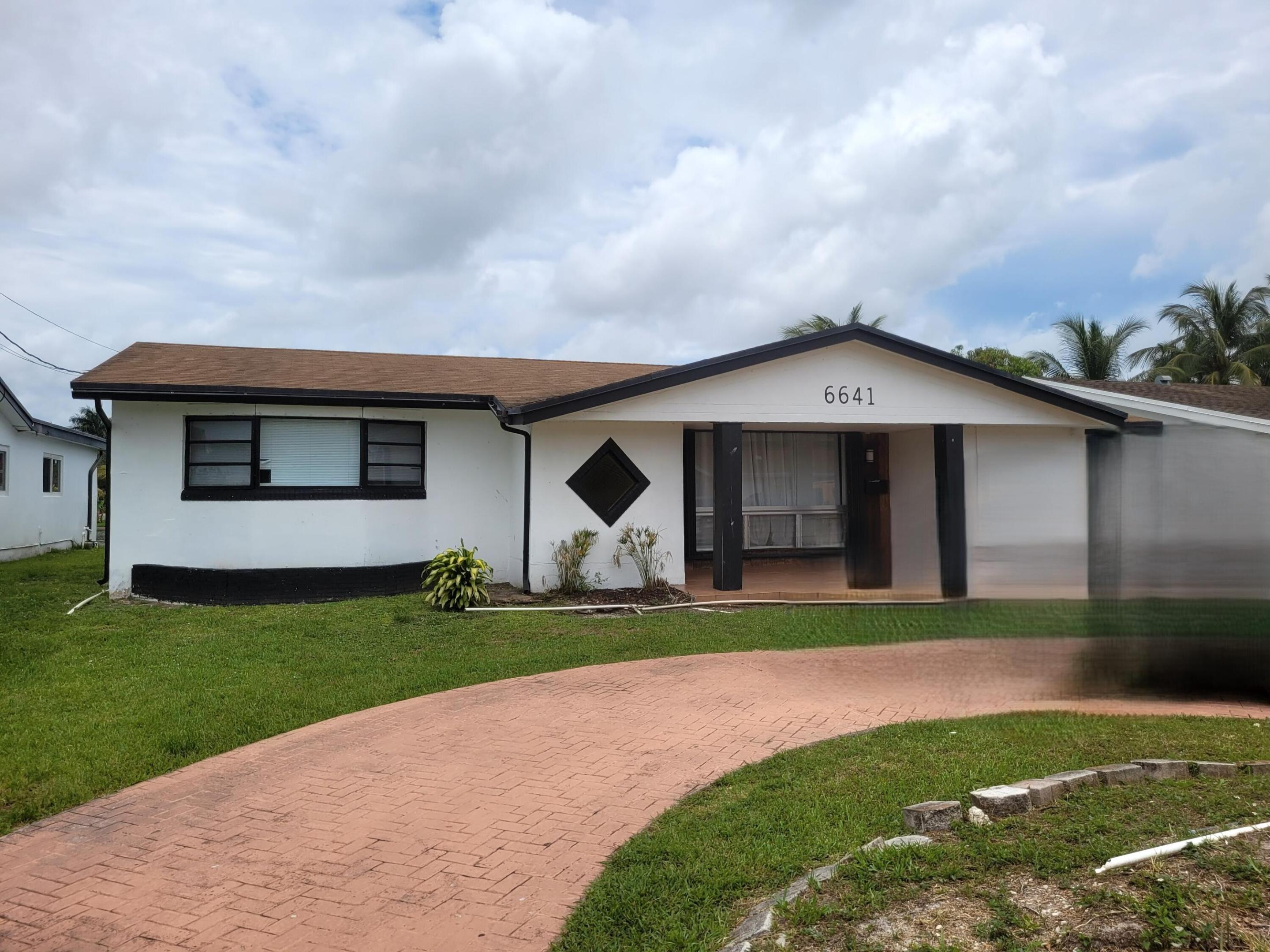 6641 Emerald Lake Drive Property Photo 1