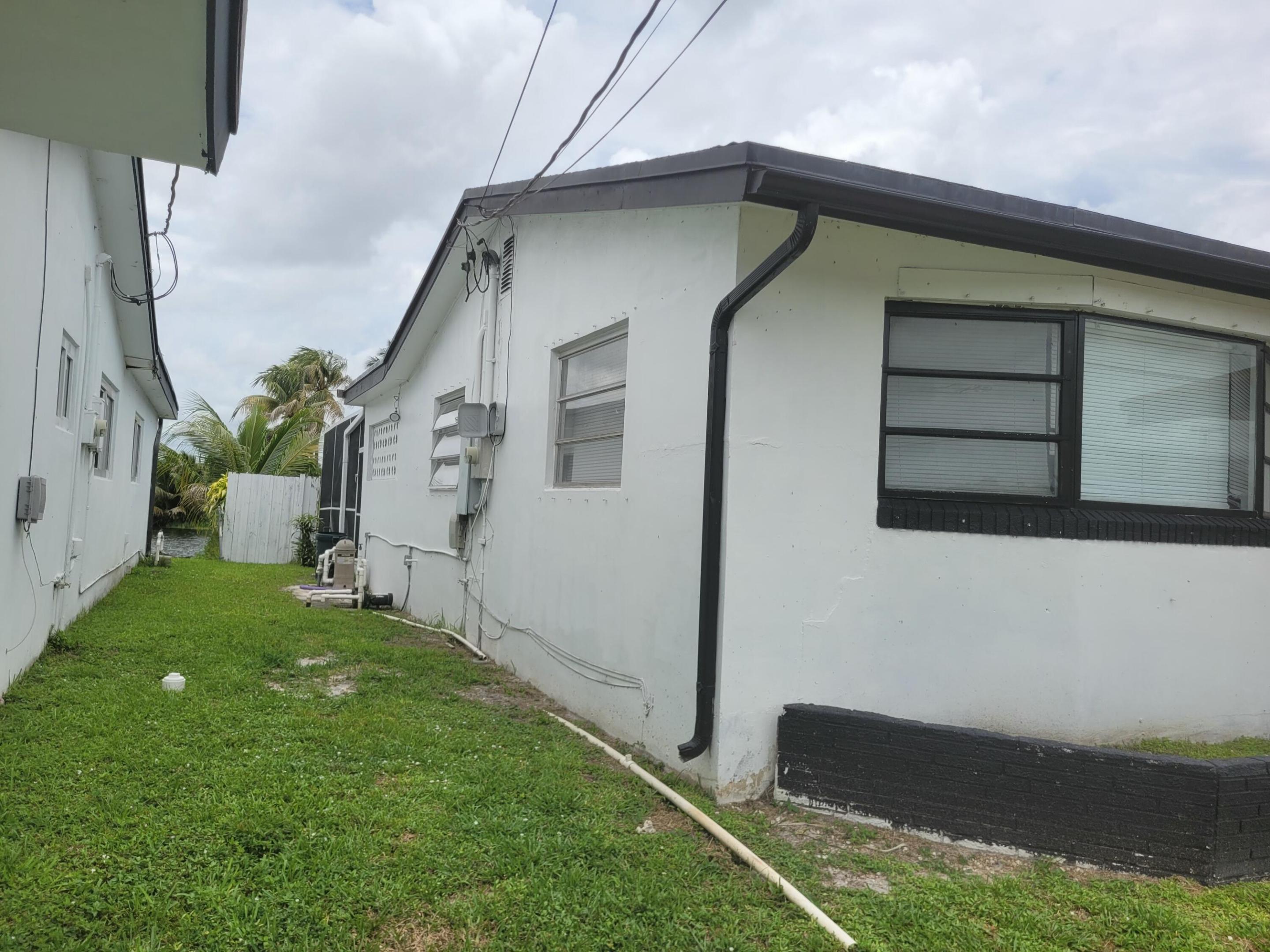 6641 Emerald Lake Drive Property Photo 2
