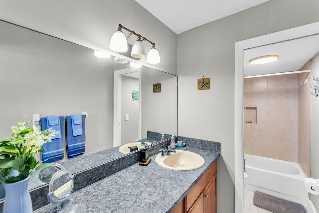 10102 S Ocean Drive 204a Property Photo 21