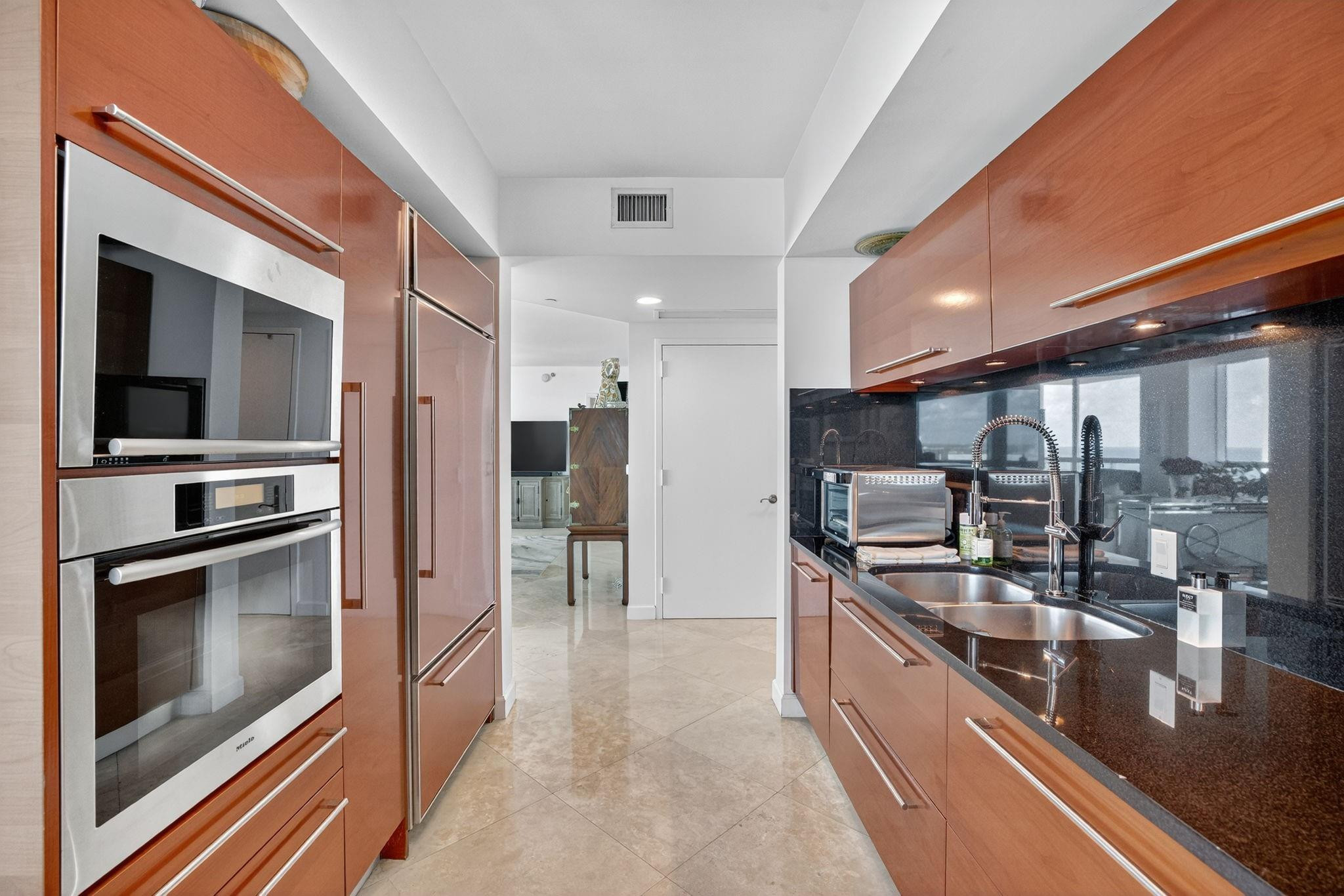 101 S Fort Lauderdale Beach Boulevard 1706 Property Photo 9