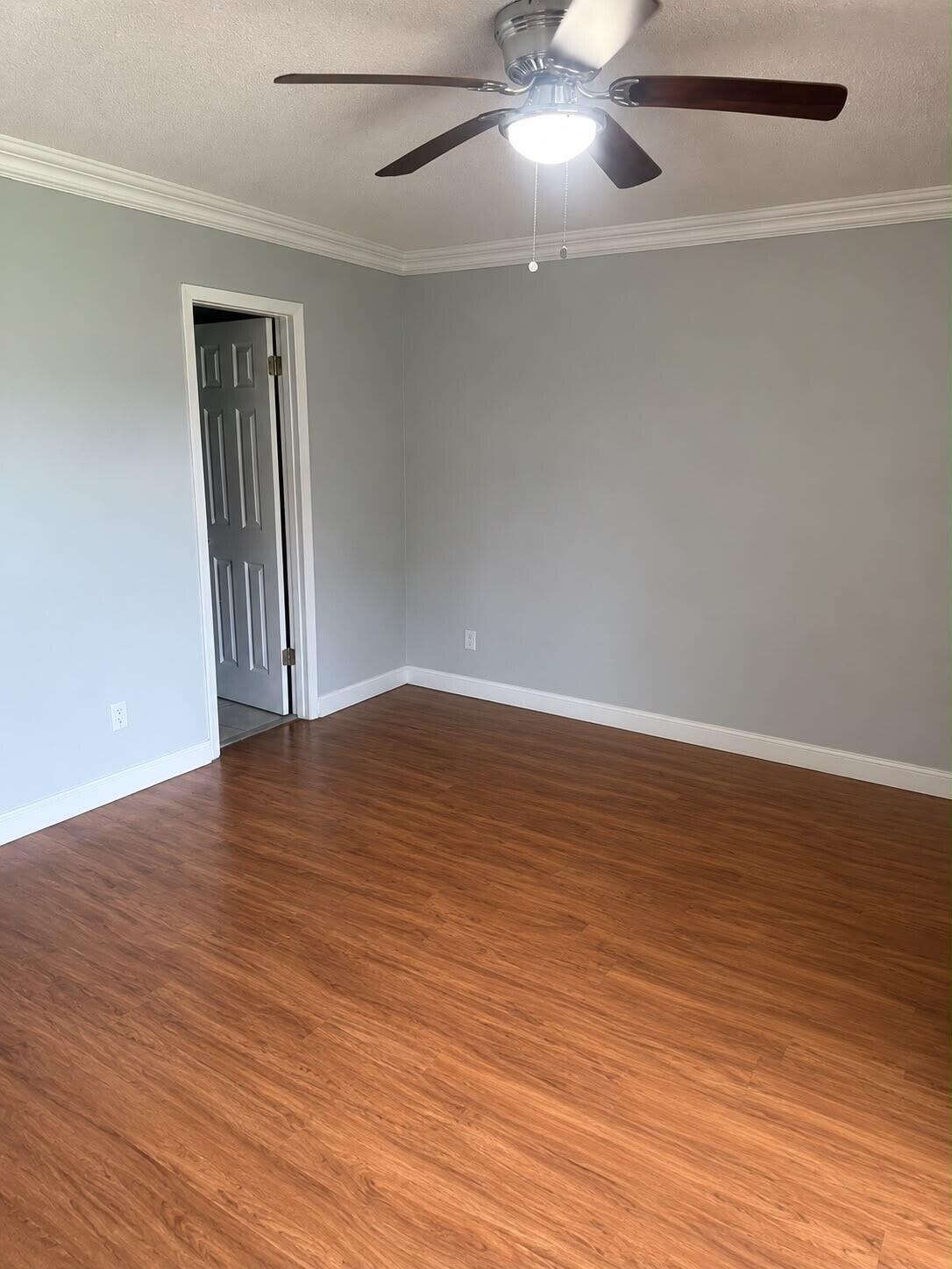 261 Suffolk Property Photo 11