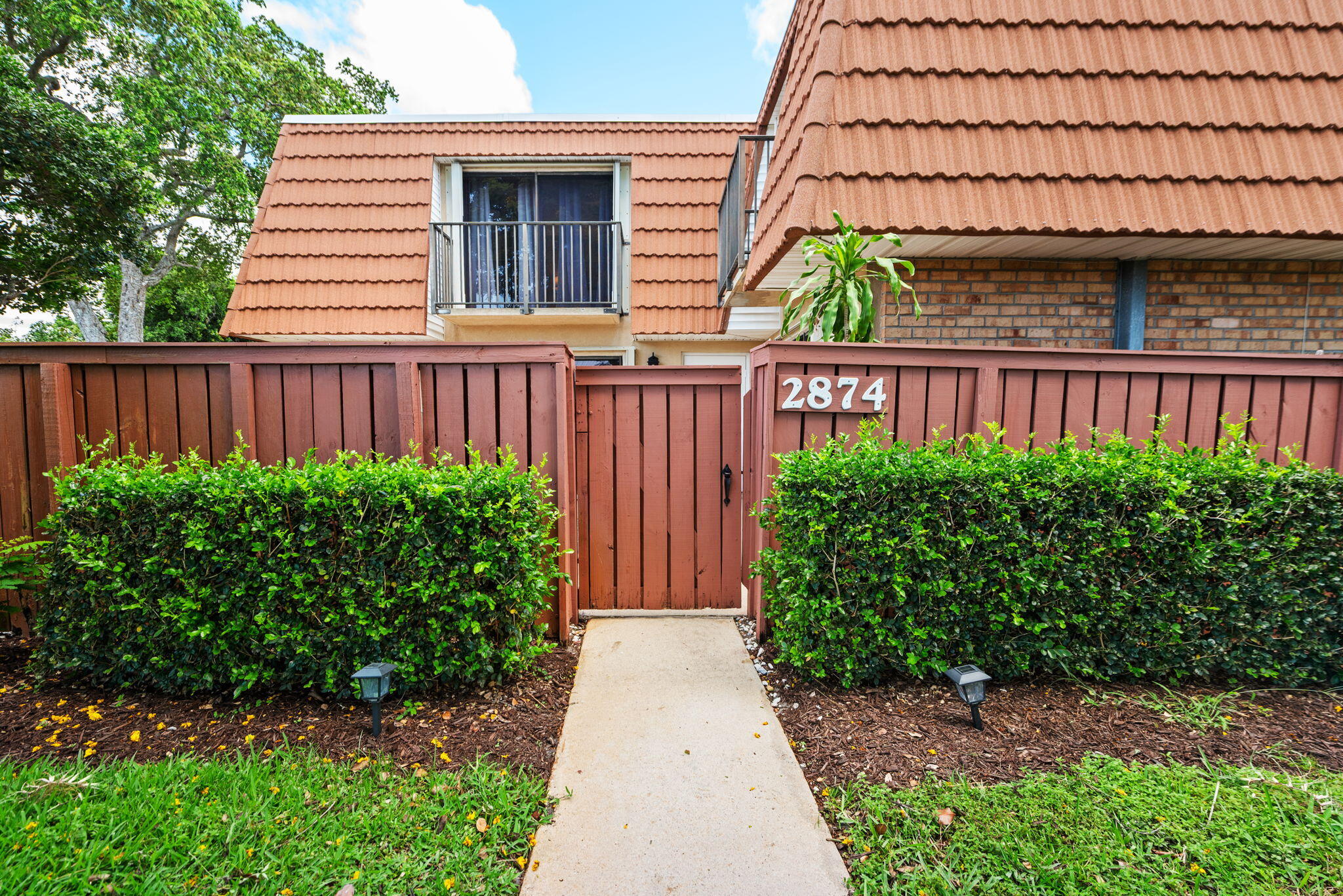 2874 Waterford Drive S Property Photo 2