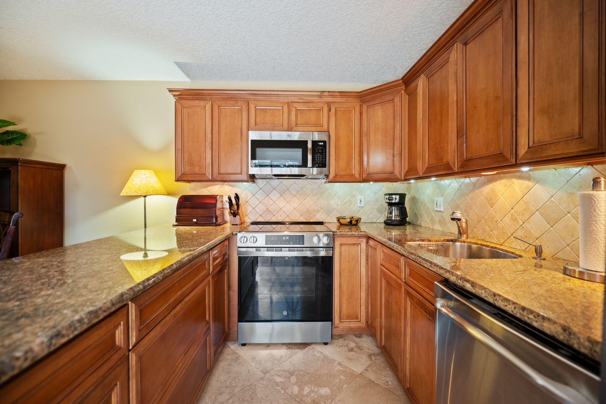 2874 Waterford Drive S Property Photo 10